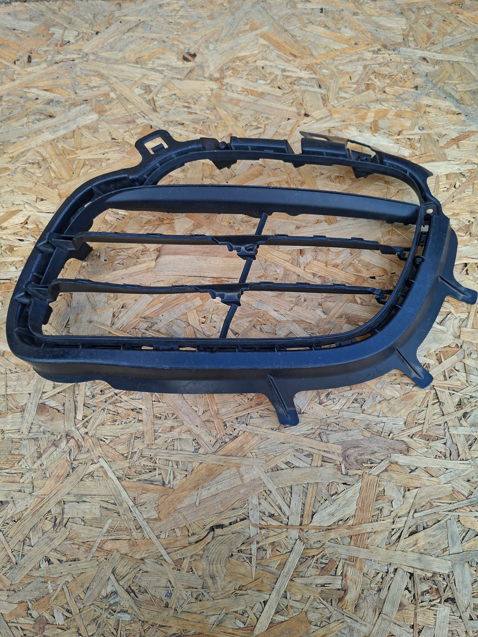 grid of a bumper front left PORSCHE BOXSTER CAYMAN 981 98150556300