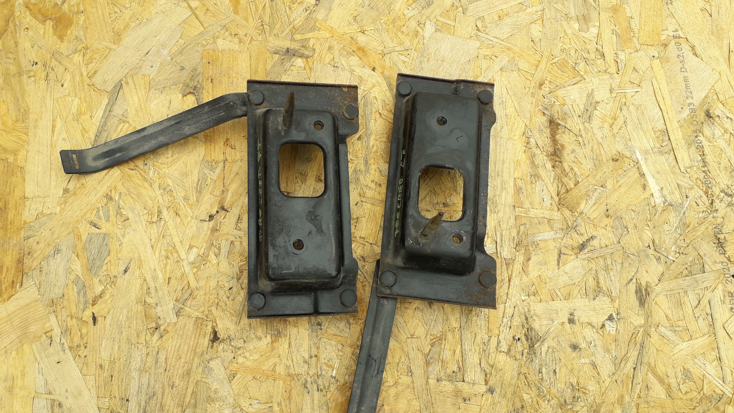 KIA PRO CEED 07-drzwi ЗОНА ЗГИНУ ЗАД. КОМПЛЕКТ