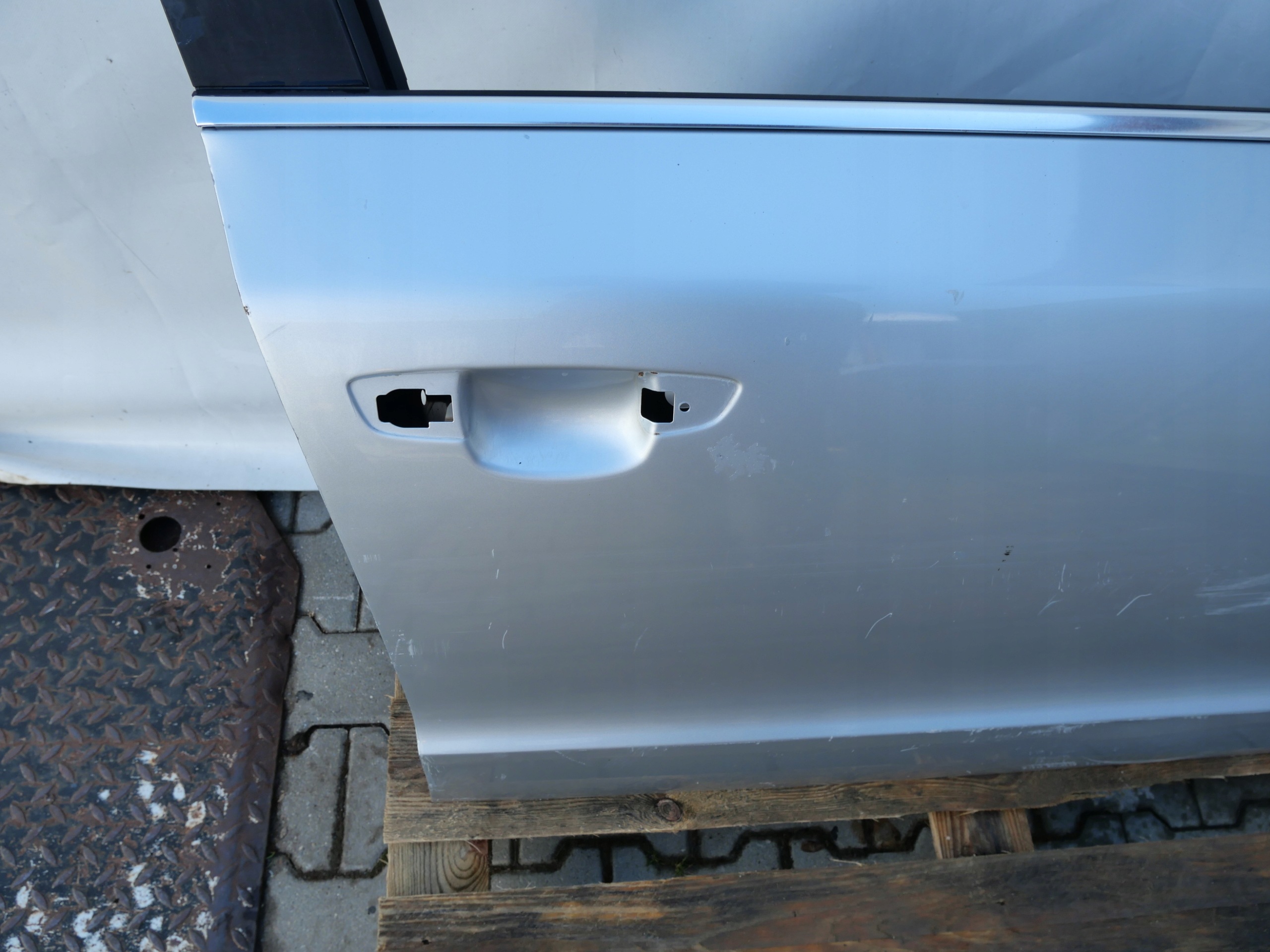 portière droite avant SKODA SUPERB II