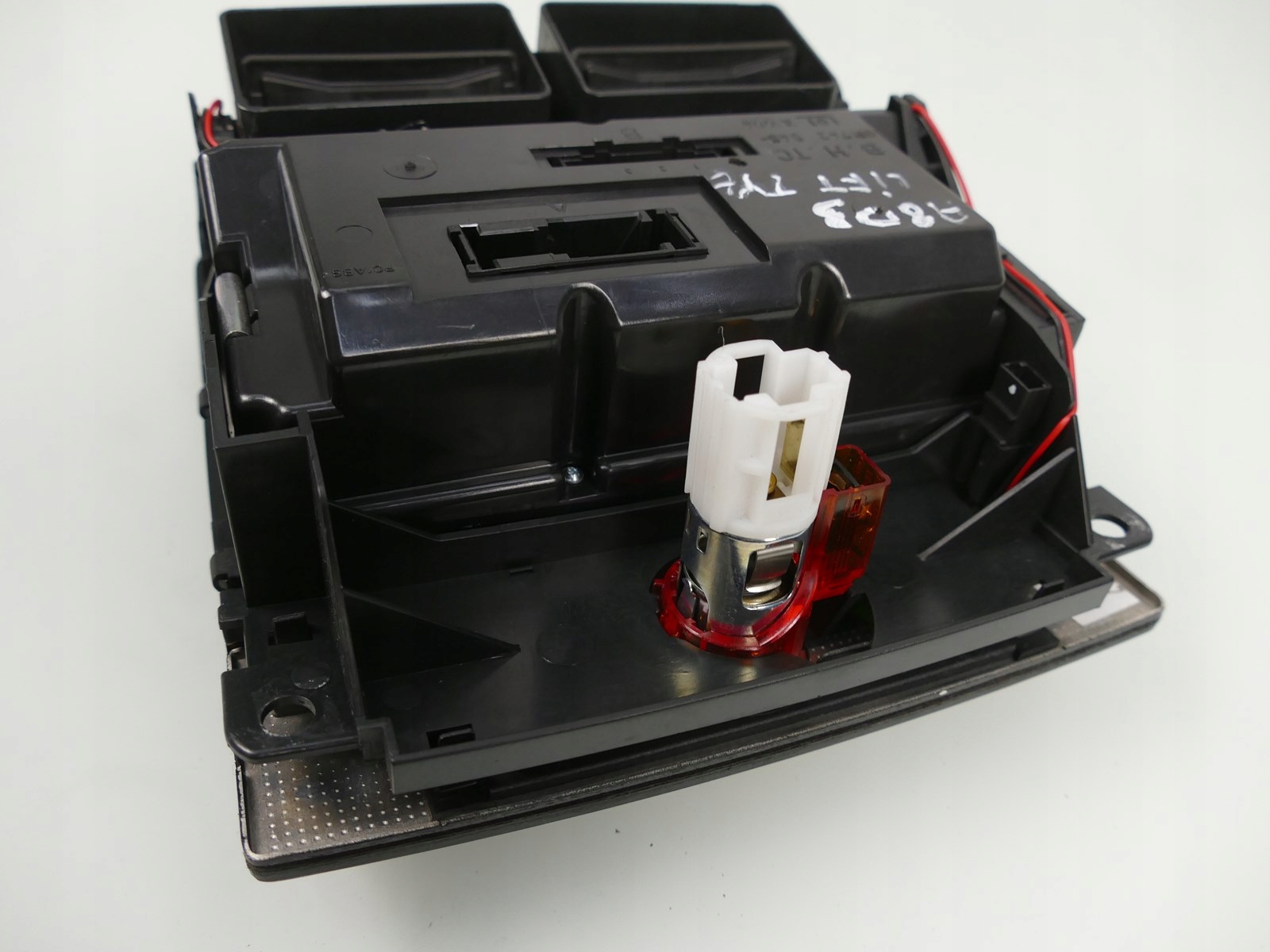 AUDI A8 D3 PANEL rešetka rešetka ventilacije prekidača klimatizacije 4E0819203B