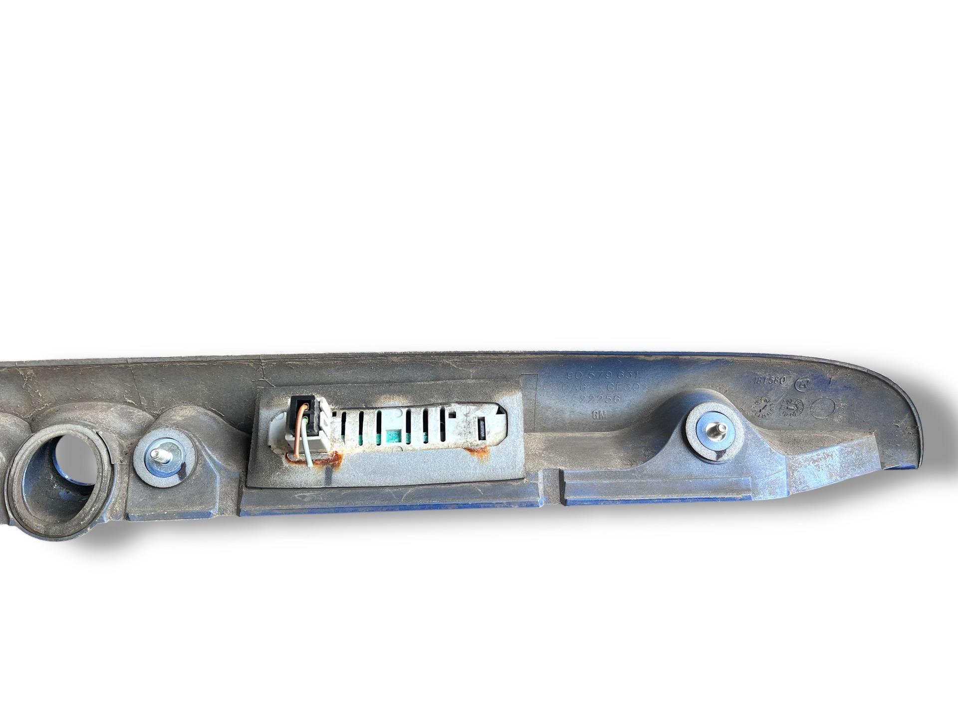 moulding bonnet Opel Zafira A facelift 2004 90579631