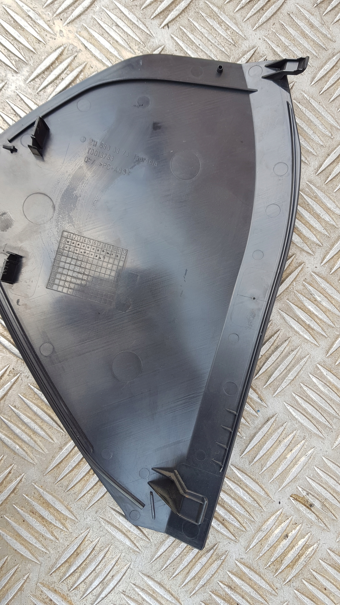 MERCEDES W203 spoiler KOKPITU 2116800378 left