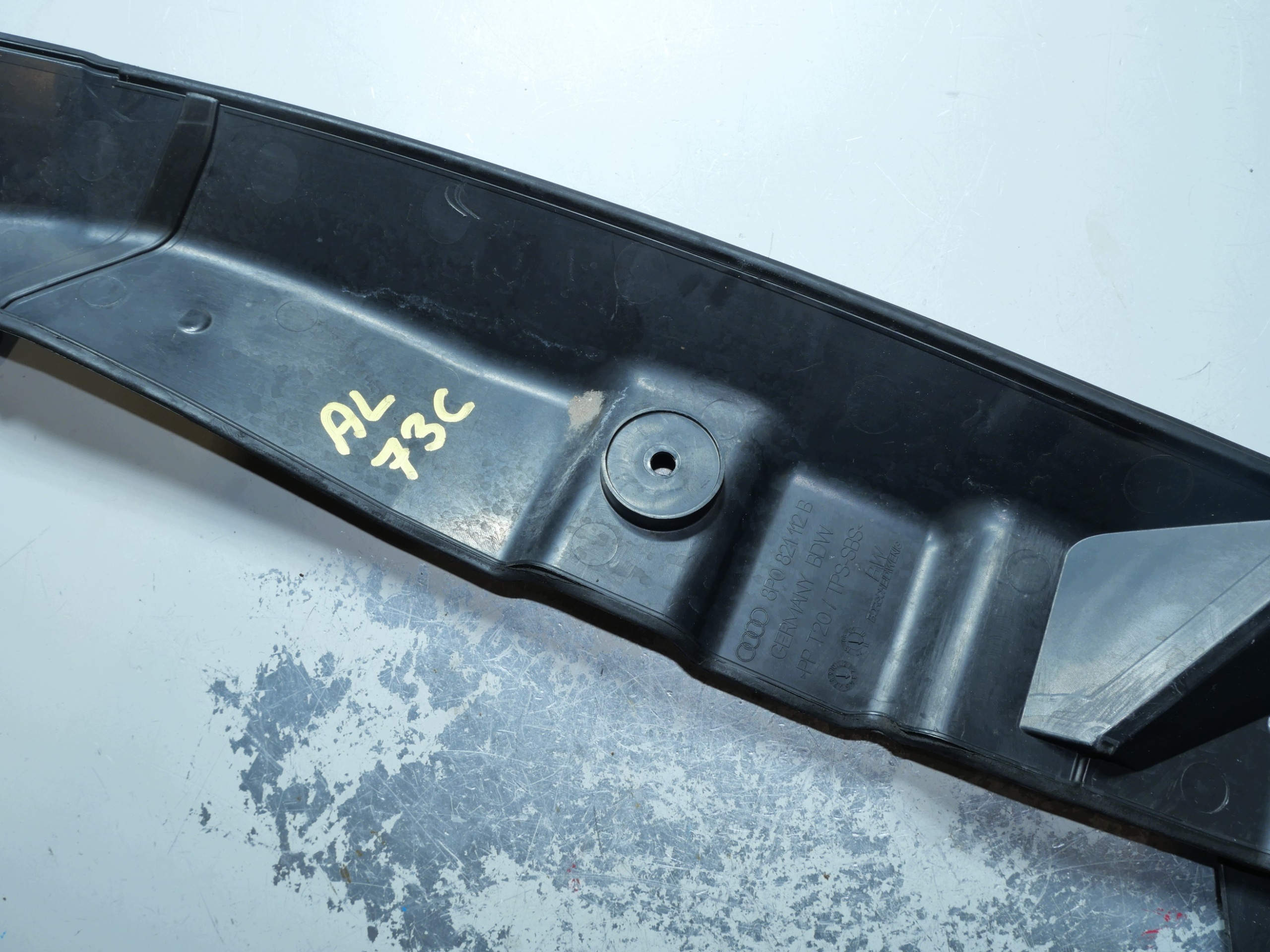 AUDI A3 8P insonorisation aile droite avant 8P0821112B