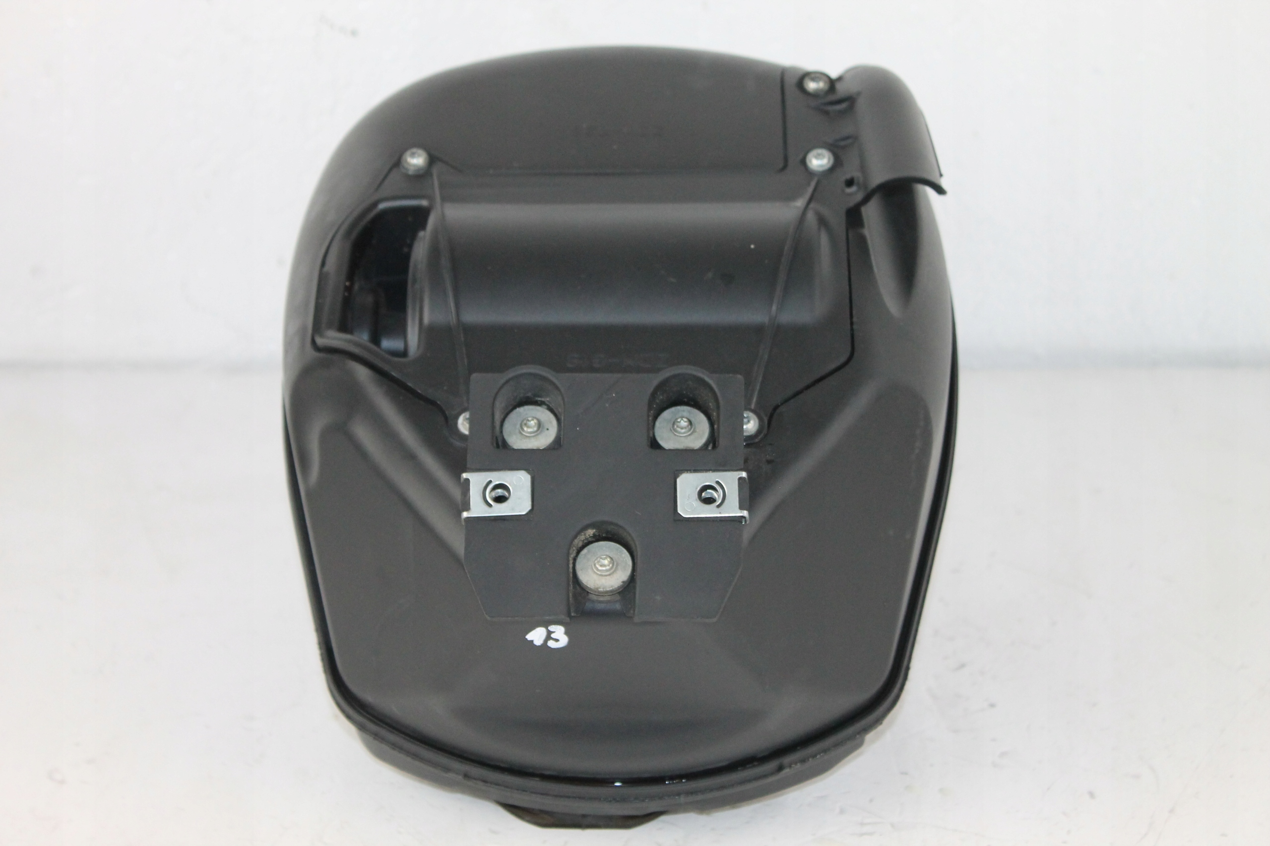 13 - DUCATI HYPERMOTARD 821 13-15 AIRBOX FILTER HOUSING