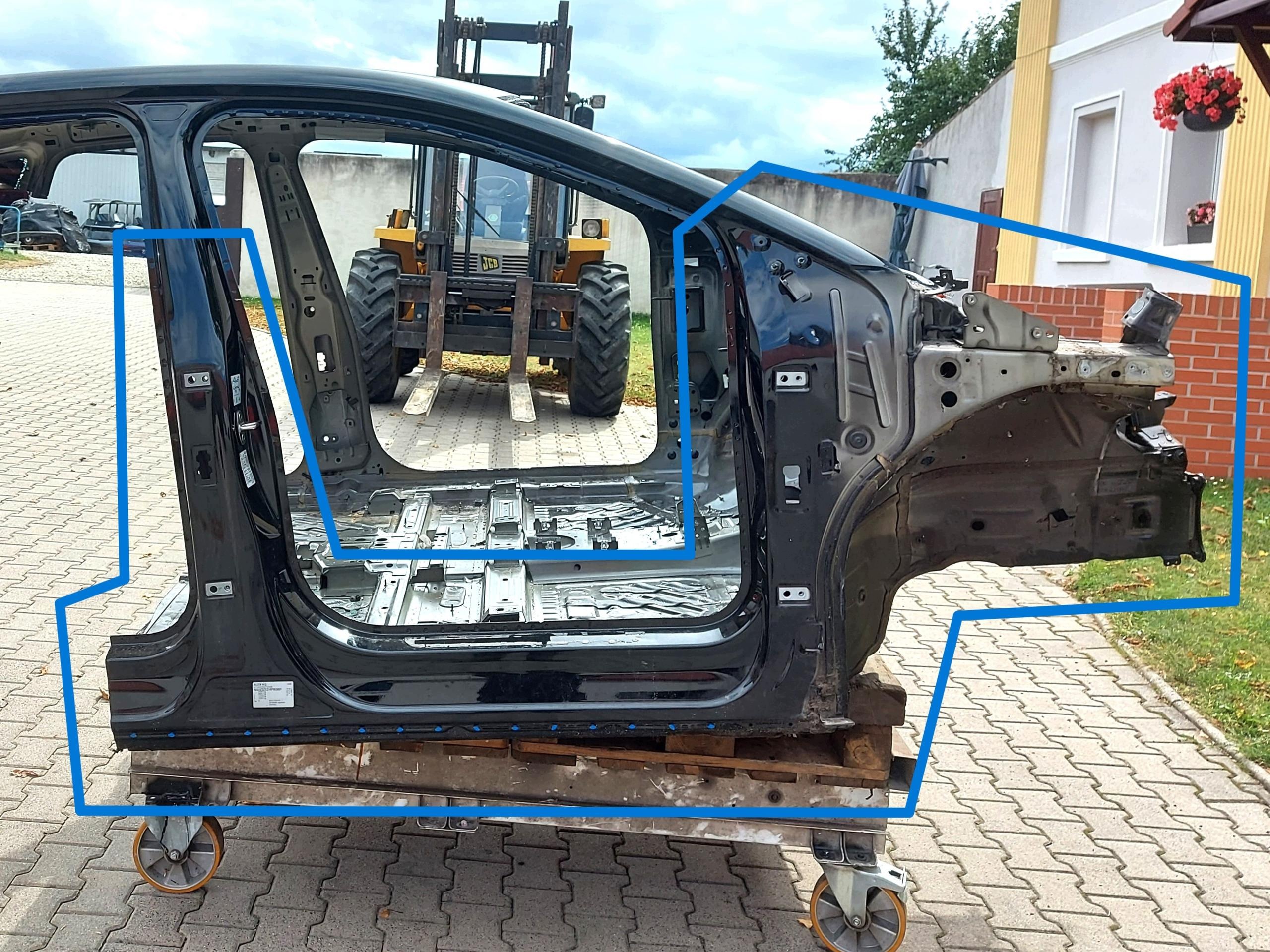 Audi Q4 89A 45 E-TRON , SUV, 2023 quarter right front quarter pillar