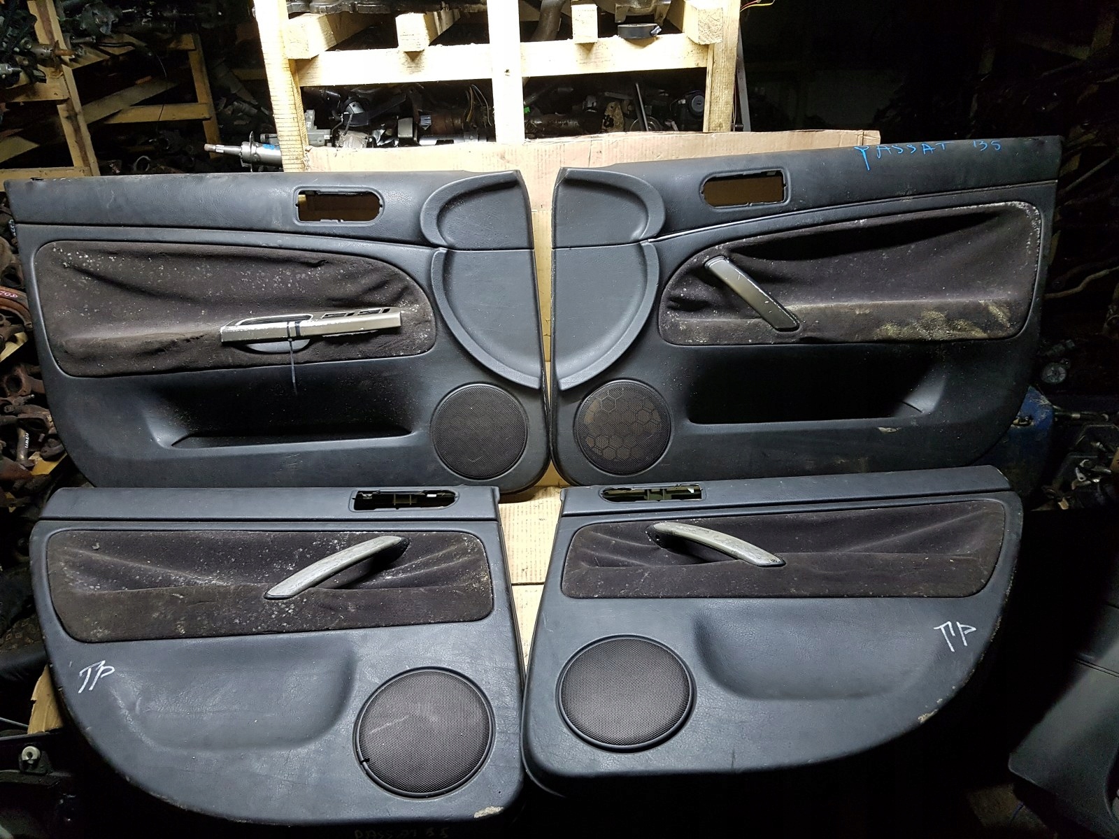 BOCZEK TAPICERKA DRZWI PRZÓD TYŁ KPL VW PASSAT B5