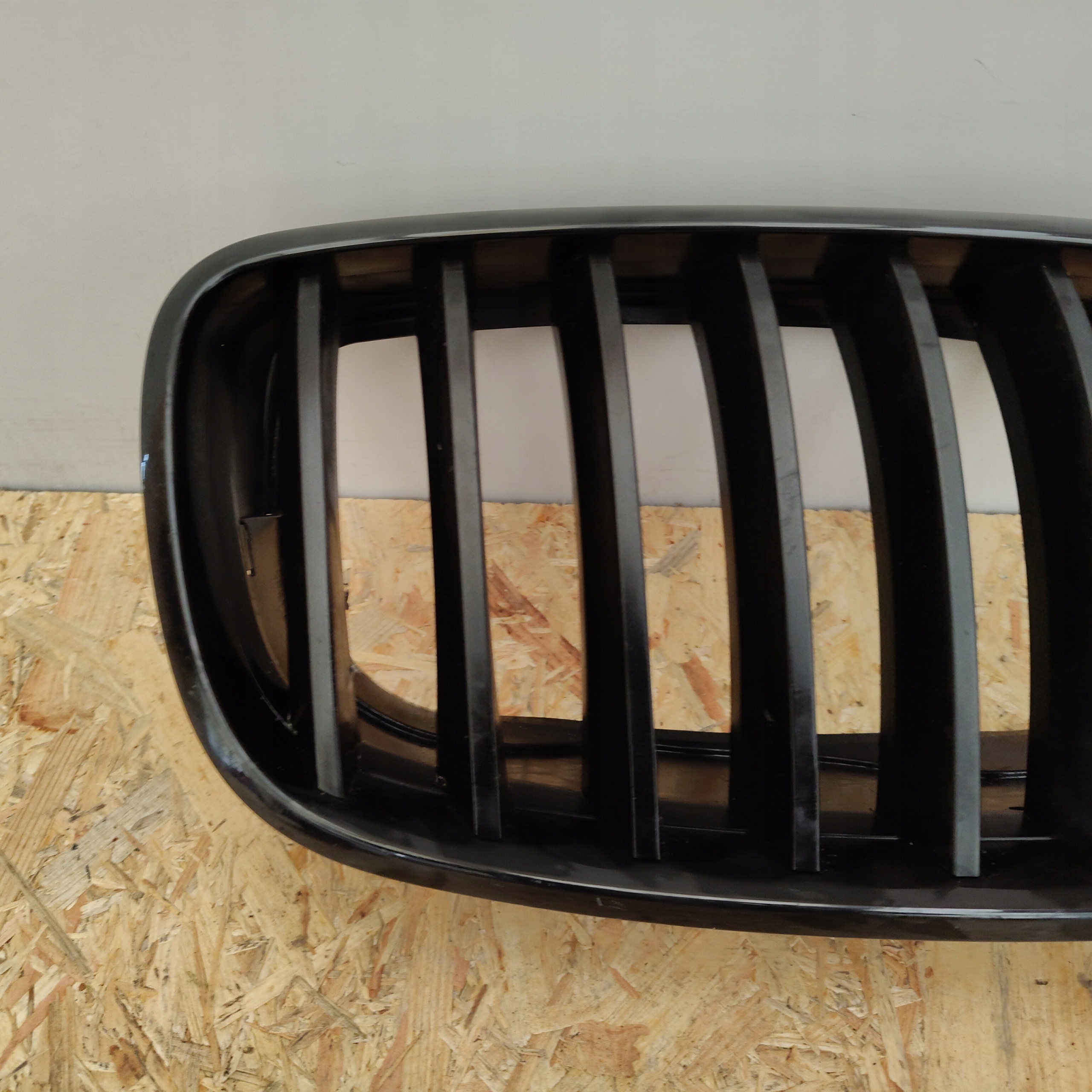 maska bubreg desna BMW X5 E70 51137171396