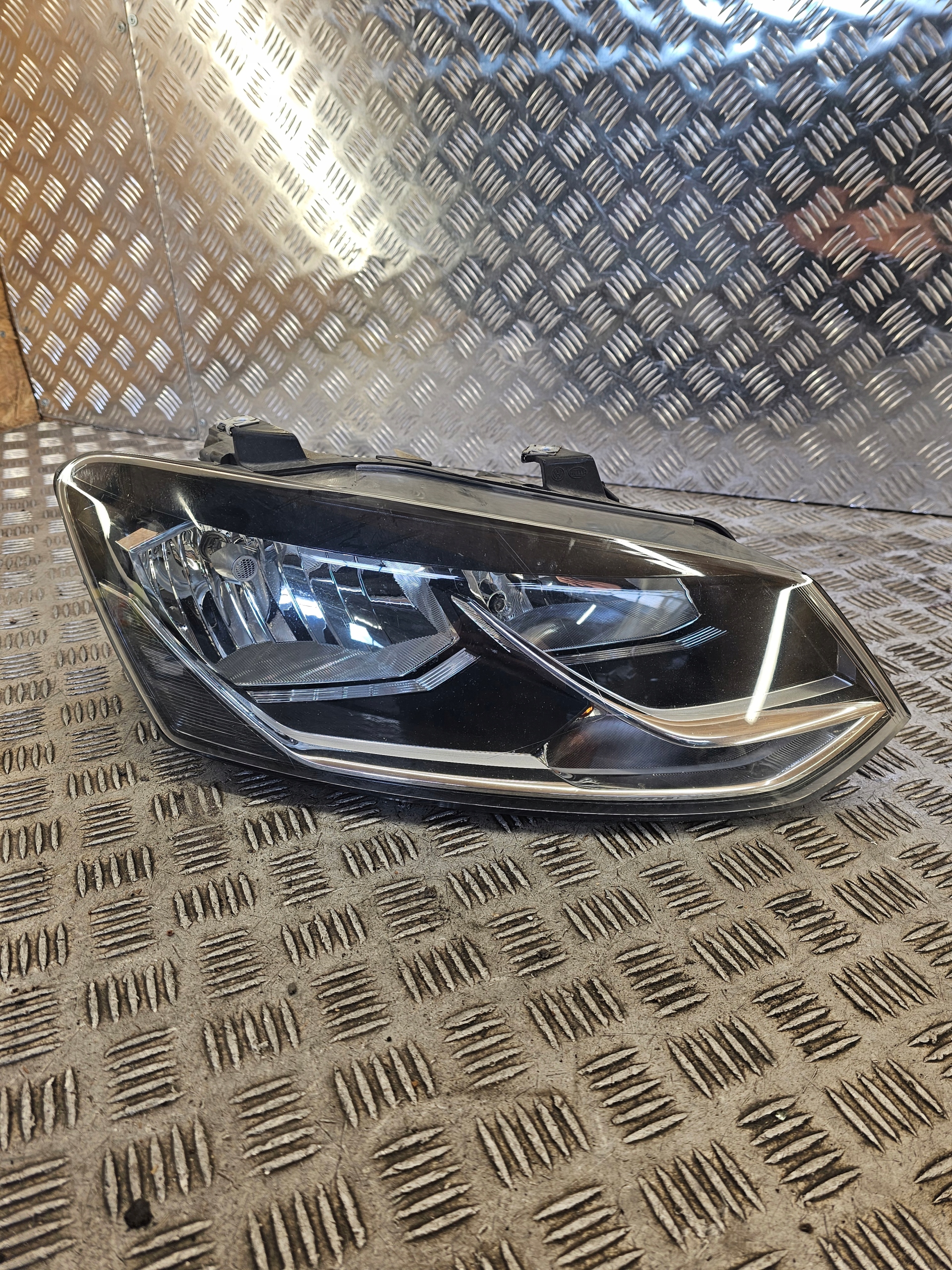 light front right VW POLO V 6R LIFT 6C1941006
