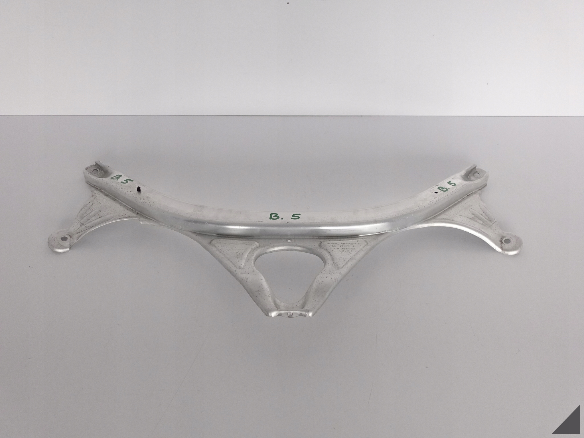 AUDI A7 4G8 A6 4G0 10-18 LIFT Console Traverse