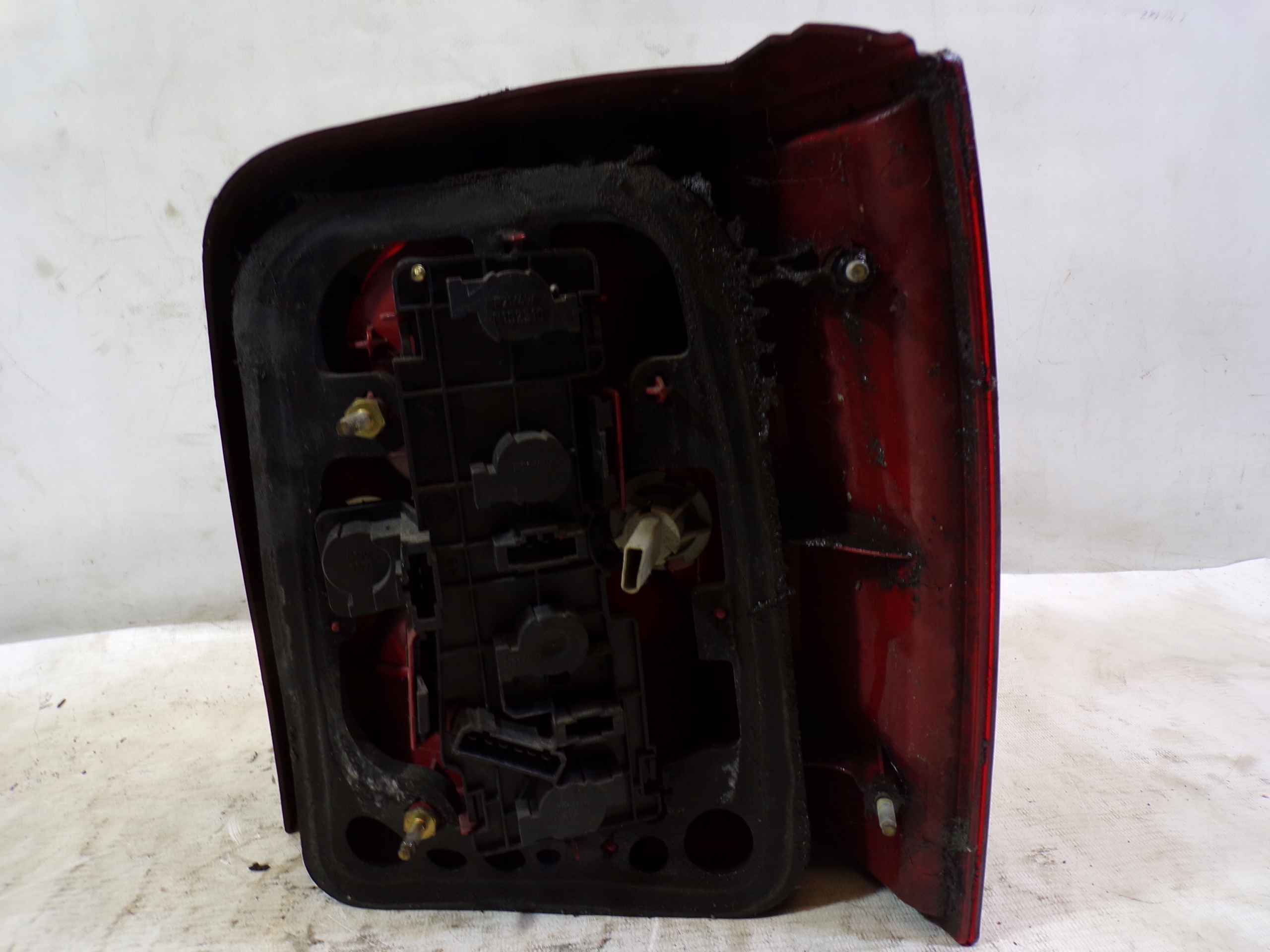 light rear rear part left VOLKSWAGEN PASSAT B5 KOMBI LIFT (3) (K)