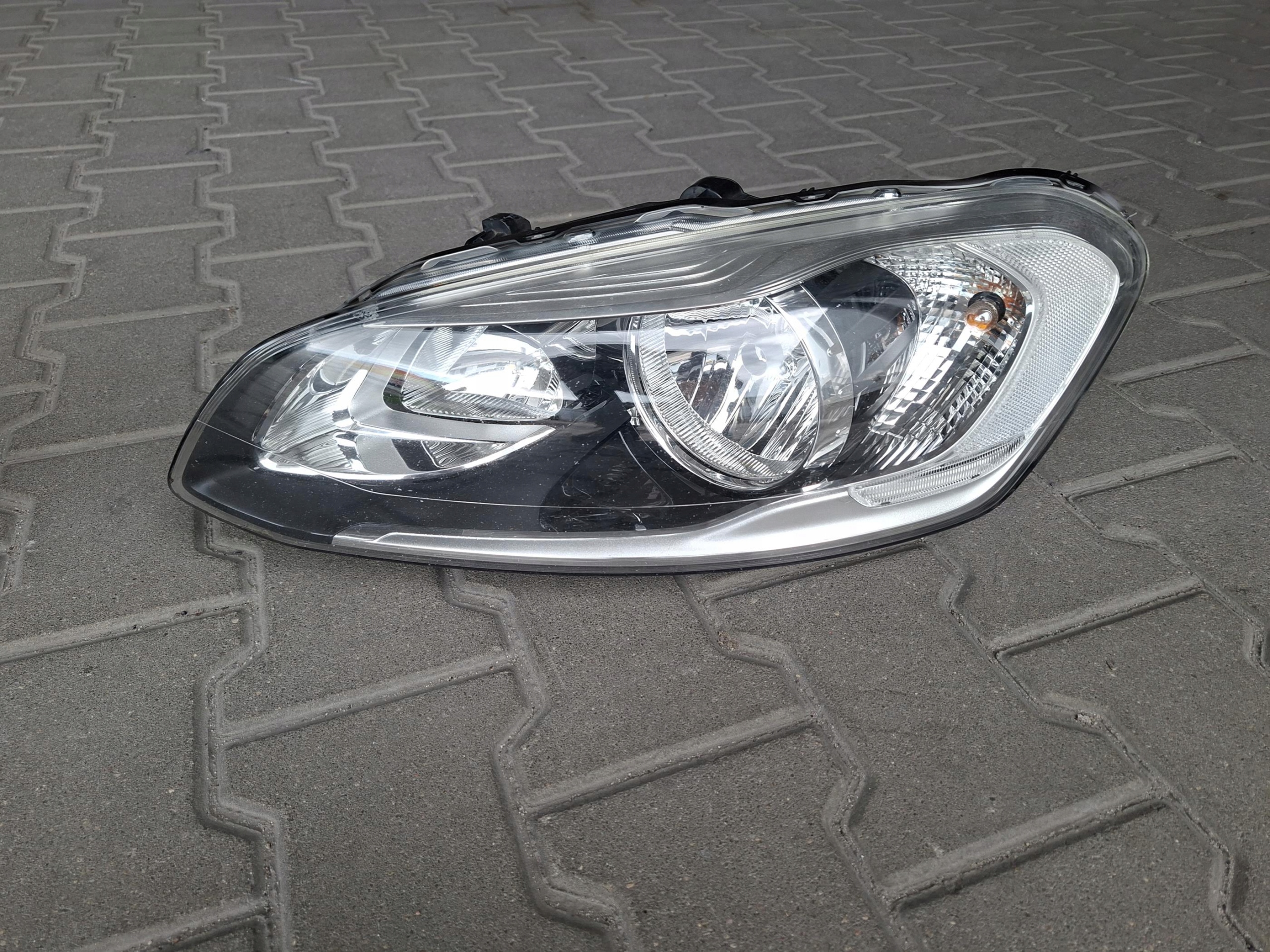 light front left front left ANGLIK 31358111 VOLVO XC60 and LIFT