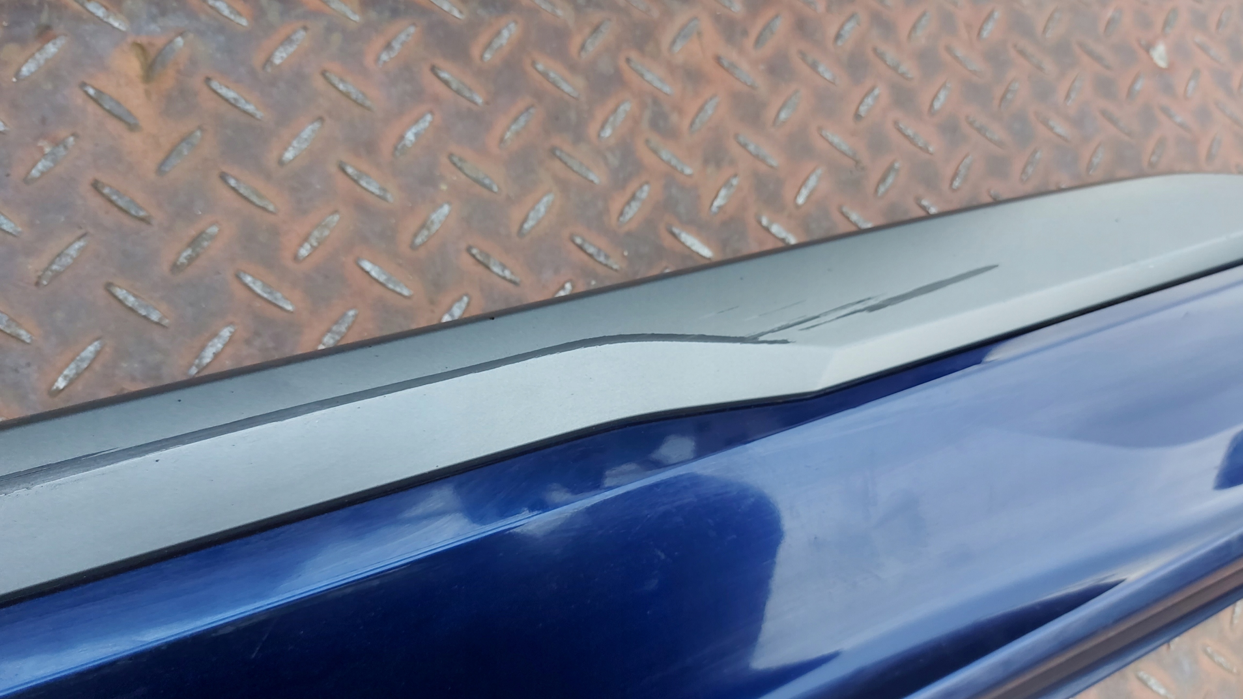 moulding door right right front AUDI Q7 19- S-LINE