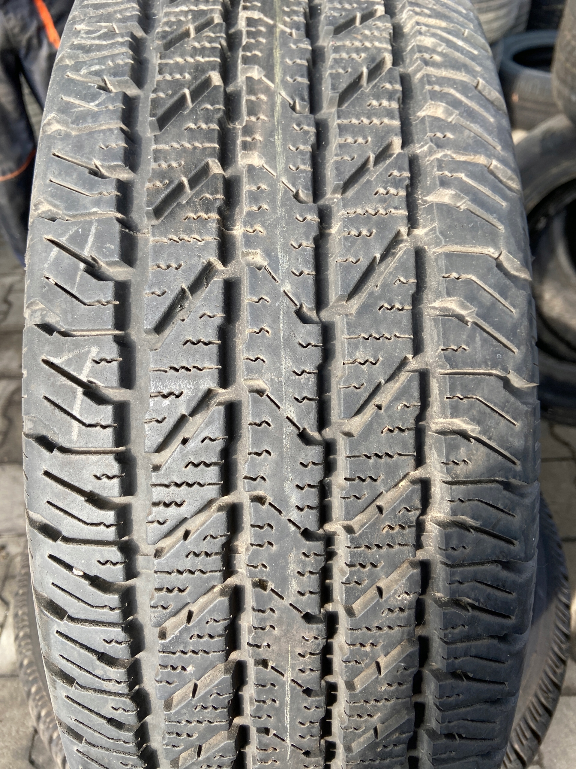 235 / 65R17 Cooper H / T