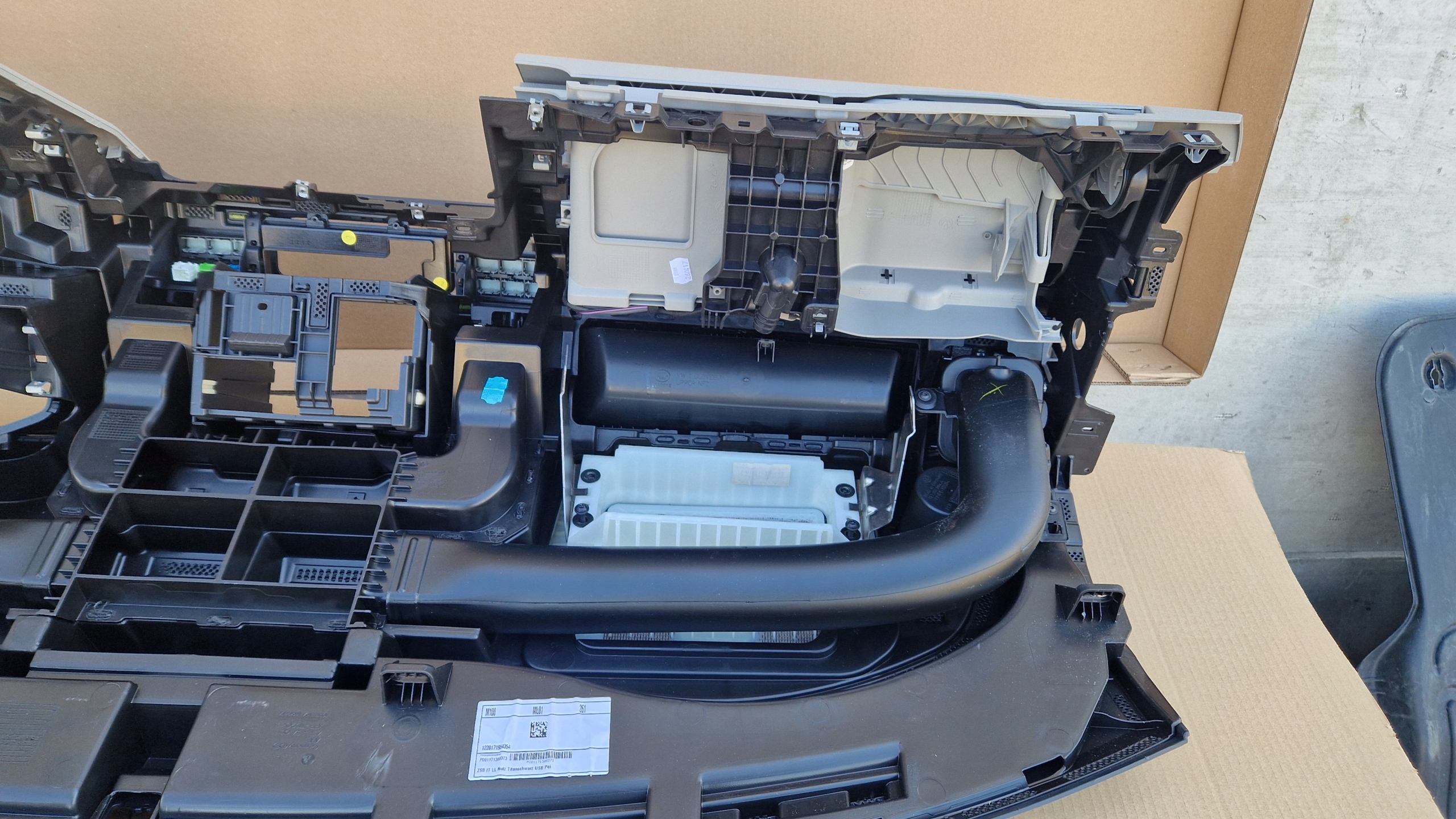 console dashboard instrument panel VW T6 original 7E1857051