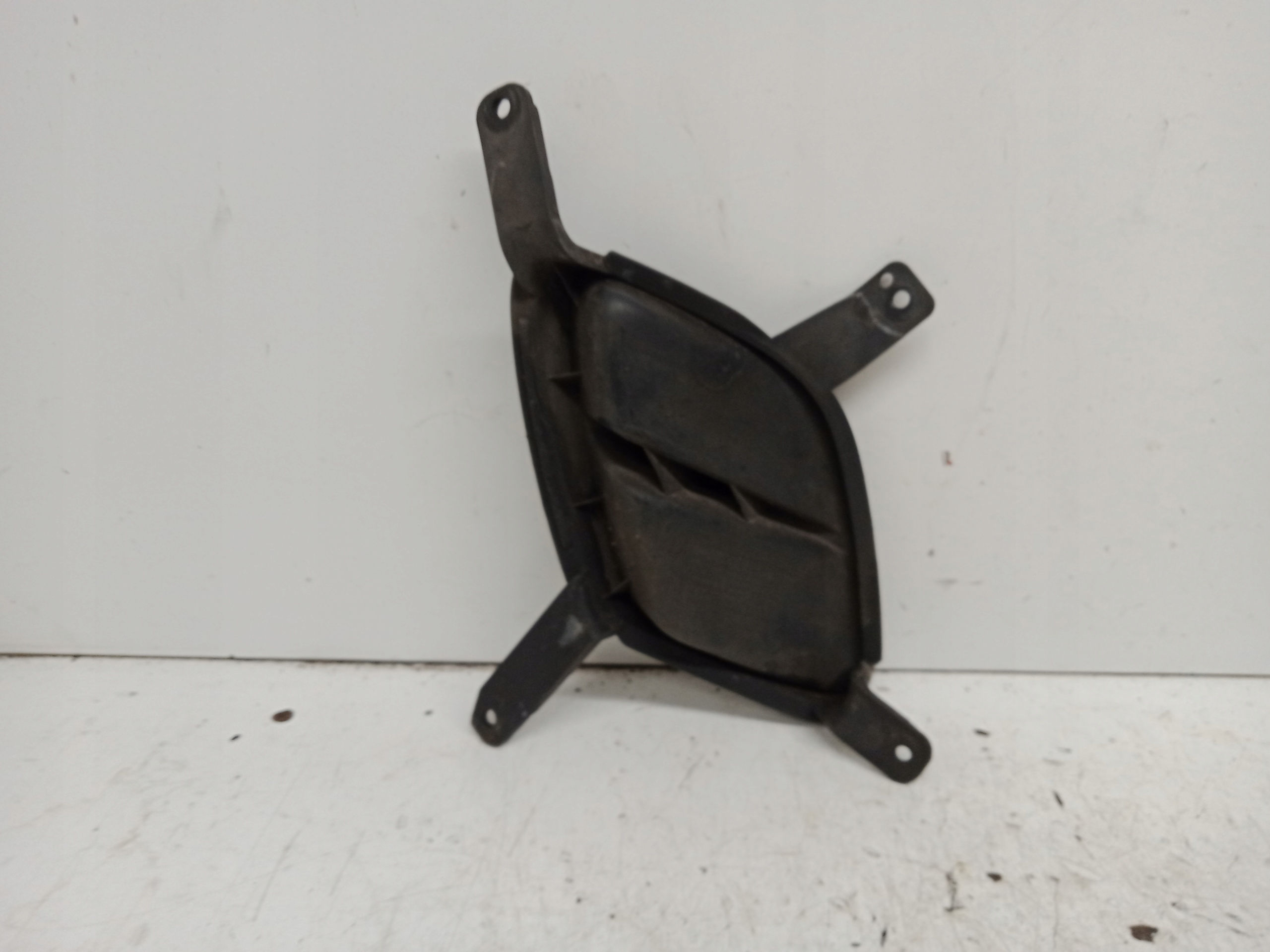 KIA VENGA grid spoiler of a bumper left right 2009