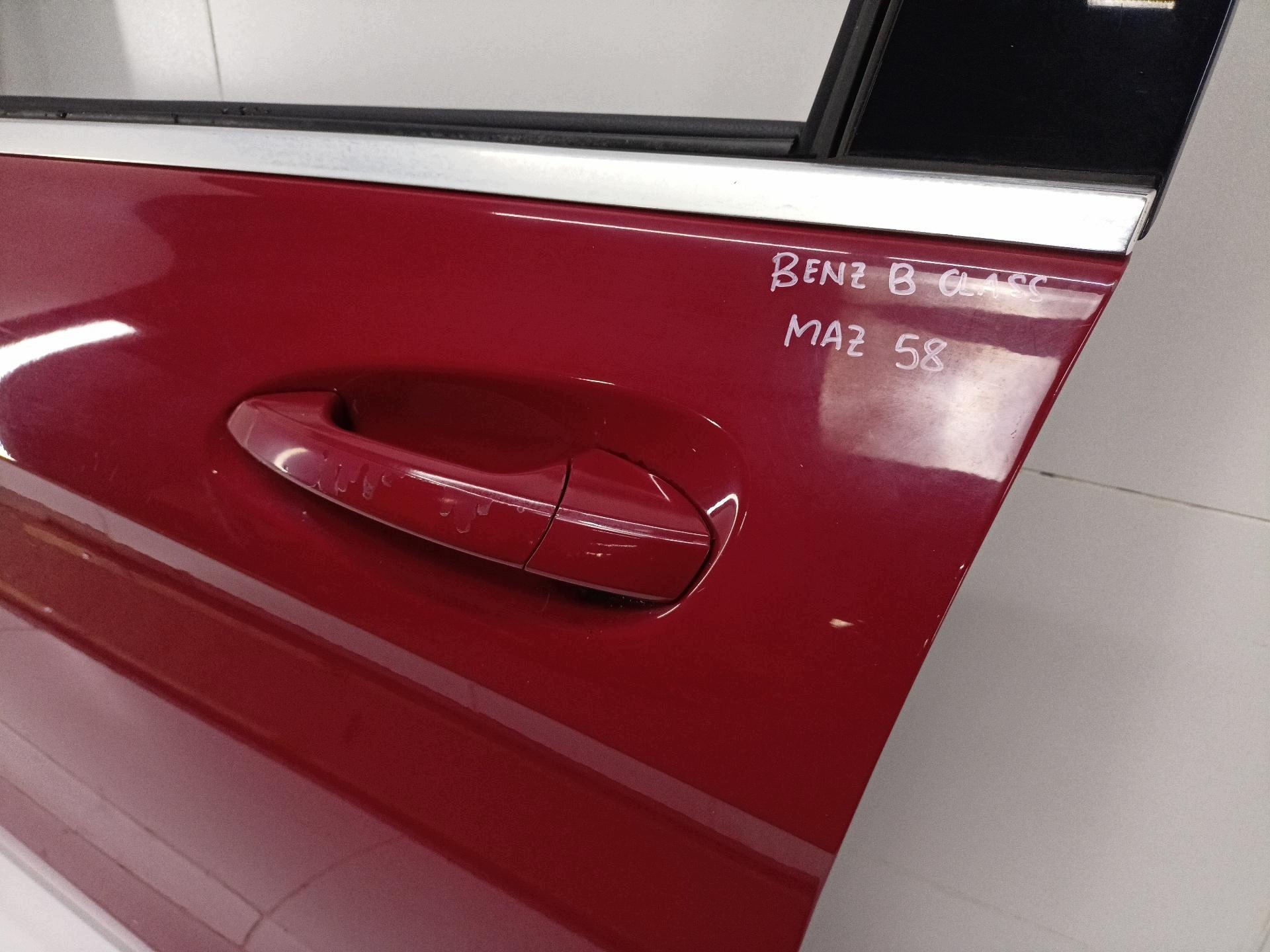 door front left side Mercedes-Benz B W246 2013