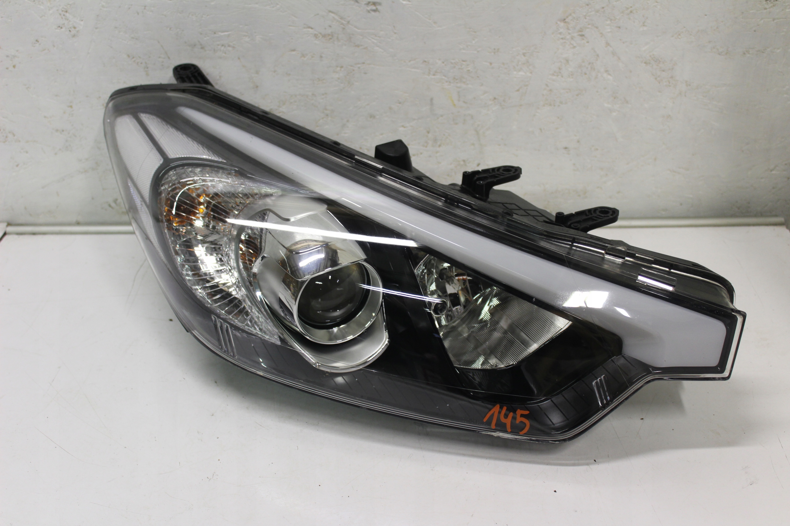 ФАРА ПРАВА ПЕРЕД KIA FORTE CERATO ОРИГІНАЛ ЦІЛЕ