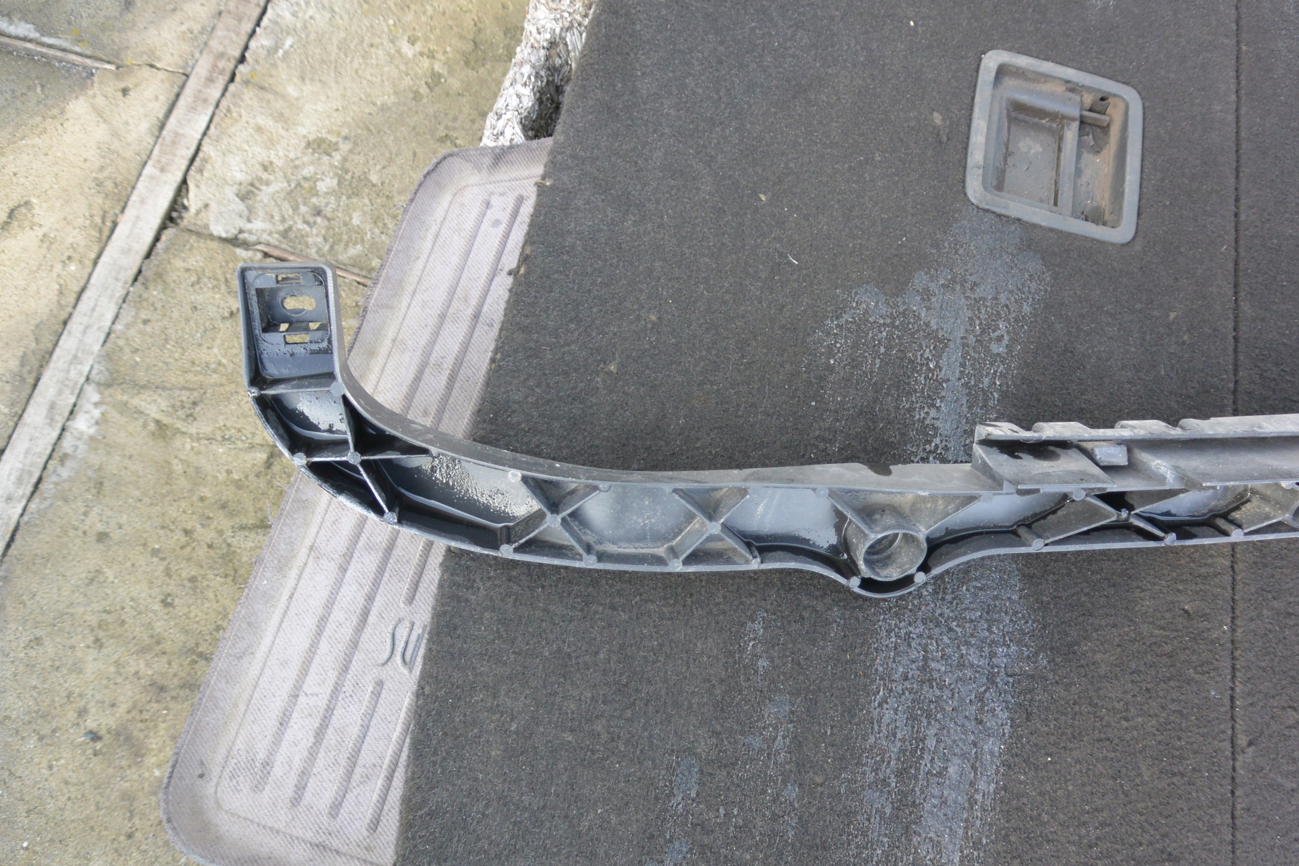 bumper bracket rear part central MASERATI GHIBLI III