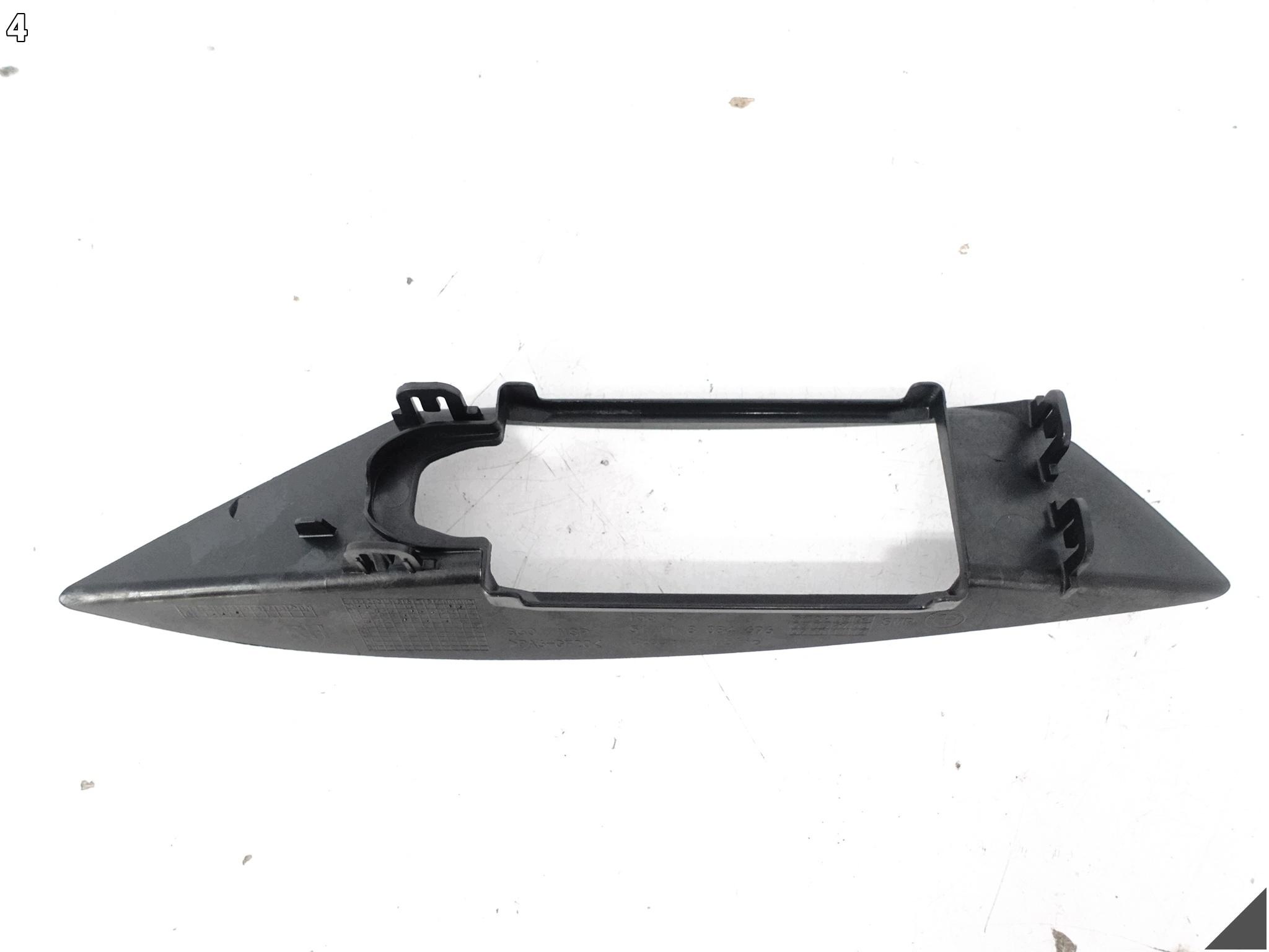BMW 5 G60 G61 G68 m-packet 23- support holder console ZDRZAK right front