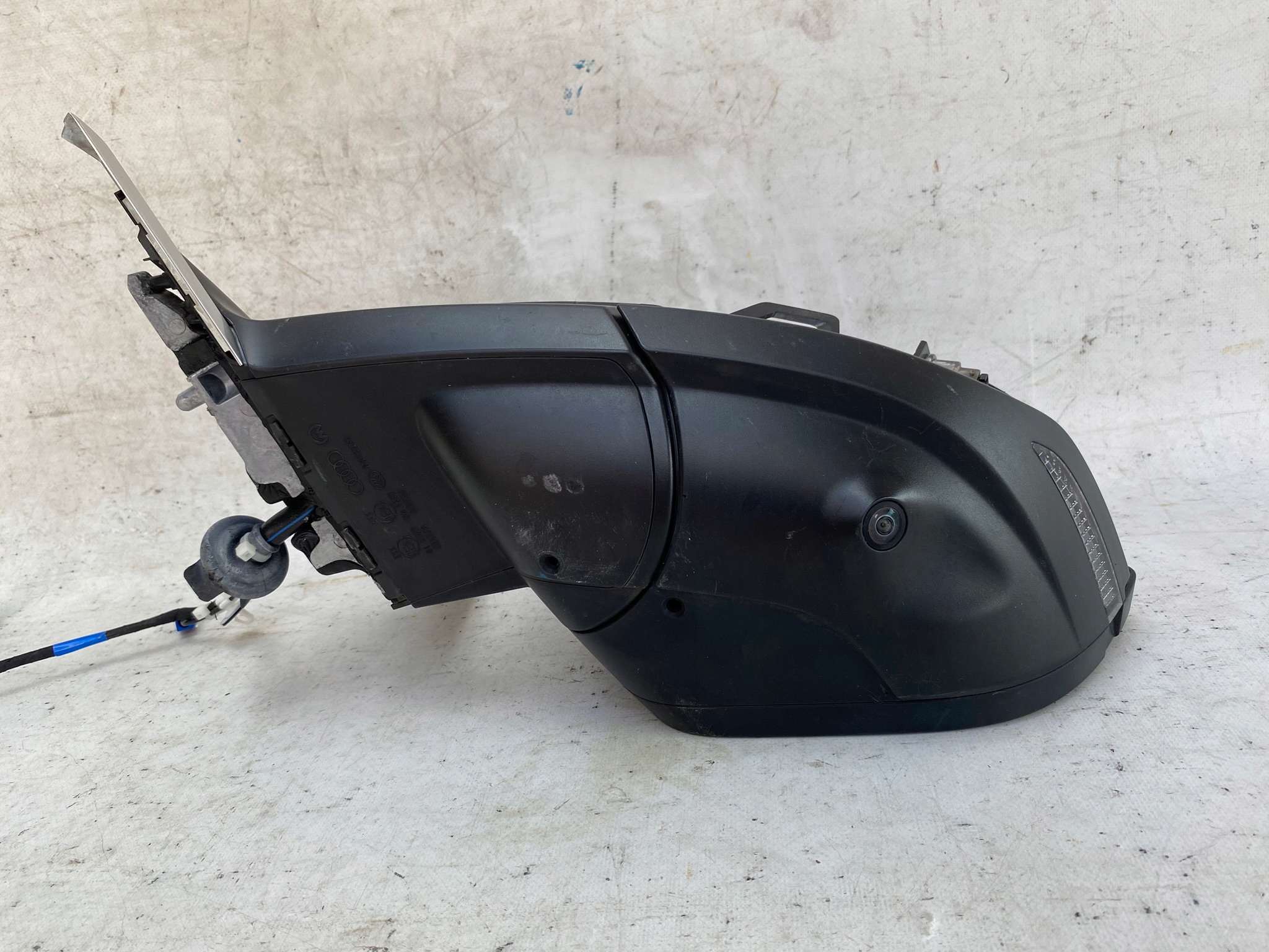 AUDI Q8 E-TRON 22- mirror left support 10 PIN 4KL857409