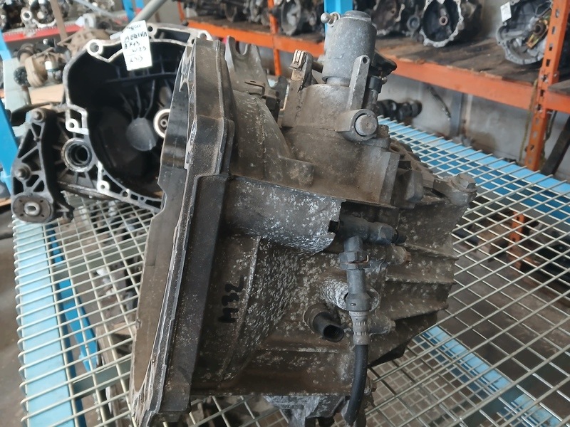 boîte vitesse OPEL M32 endommagé couverture