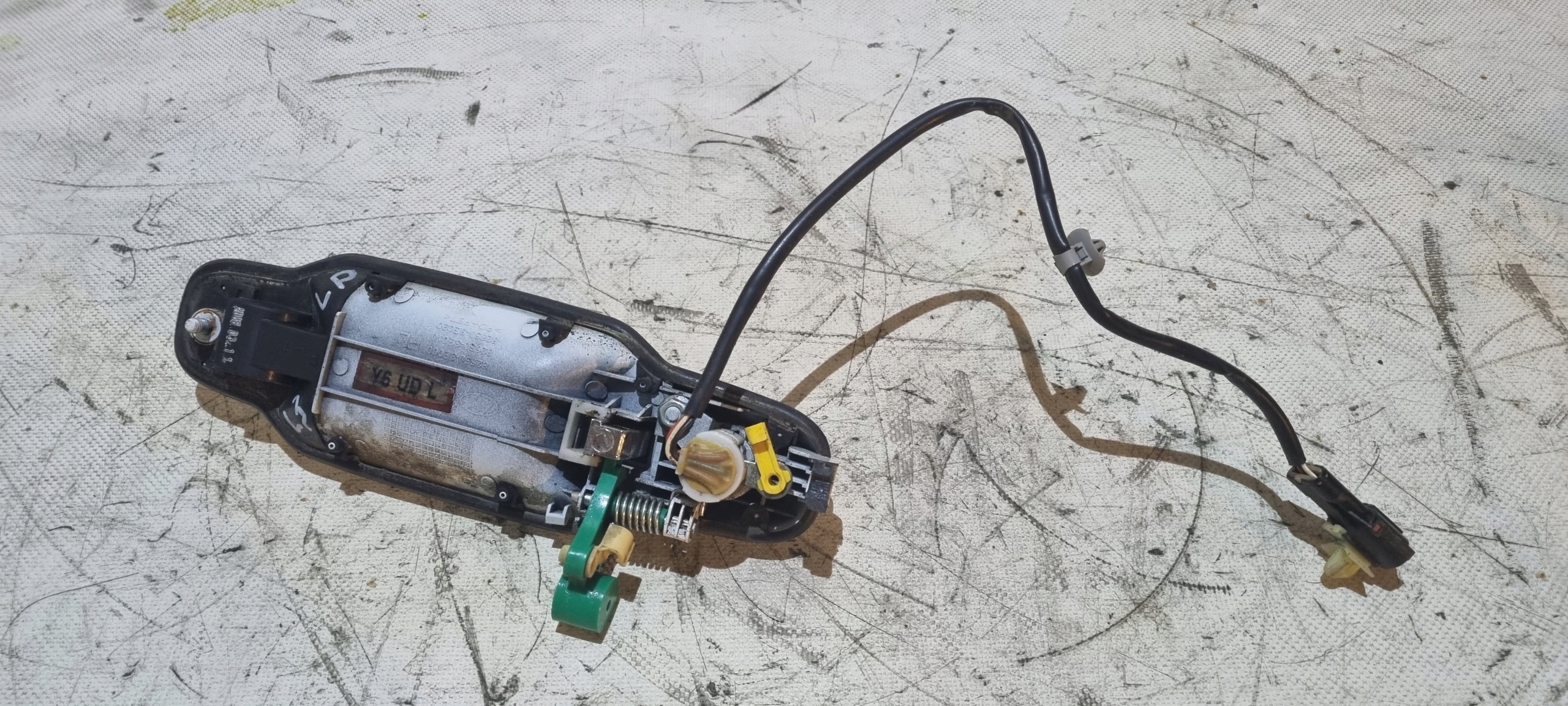 Sorento зовнішня дверна ручка лівий передній білий хром