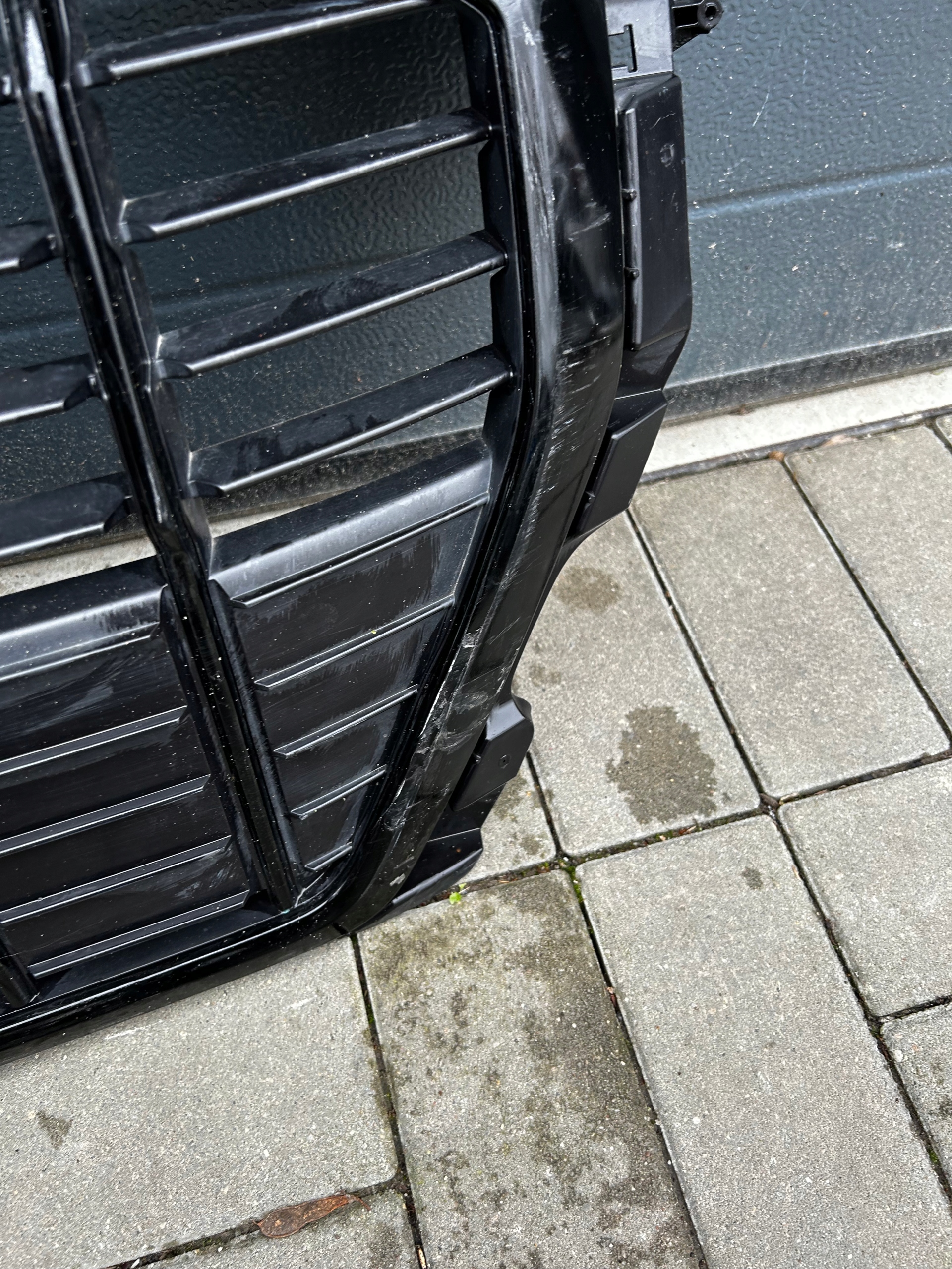 AUDI Q3 2 II 83A GRILLE AVANT
