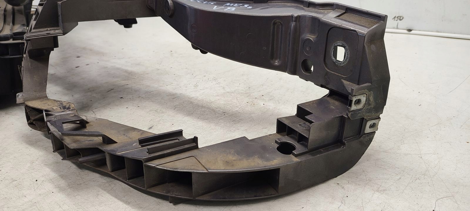 support panel for radiators pillar iron Ford Focus MK3 2,0 TDCI