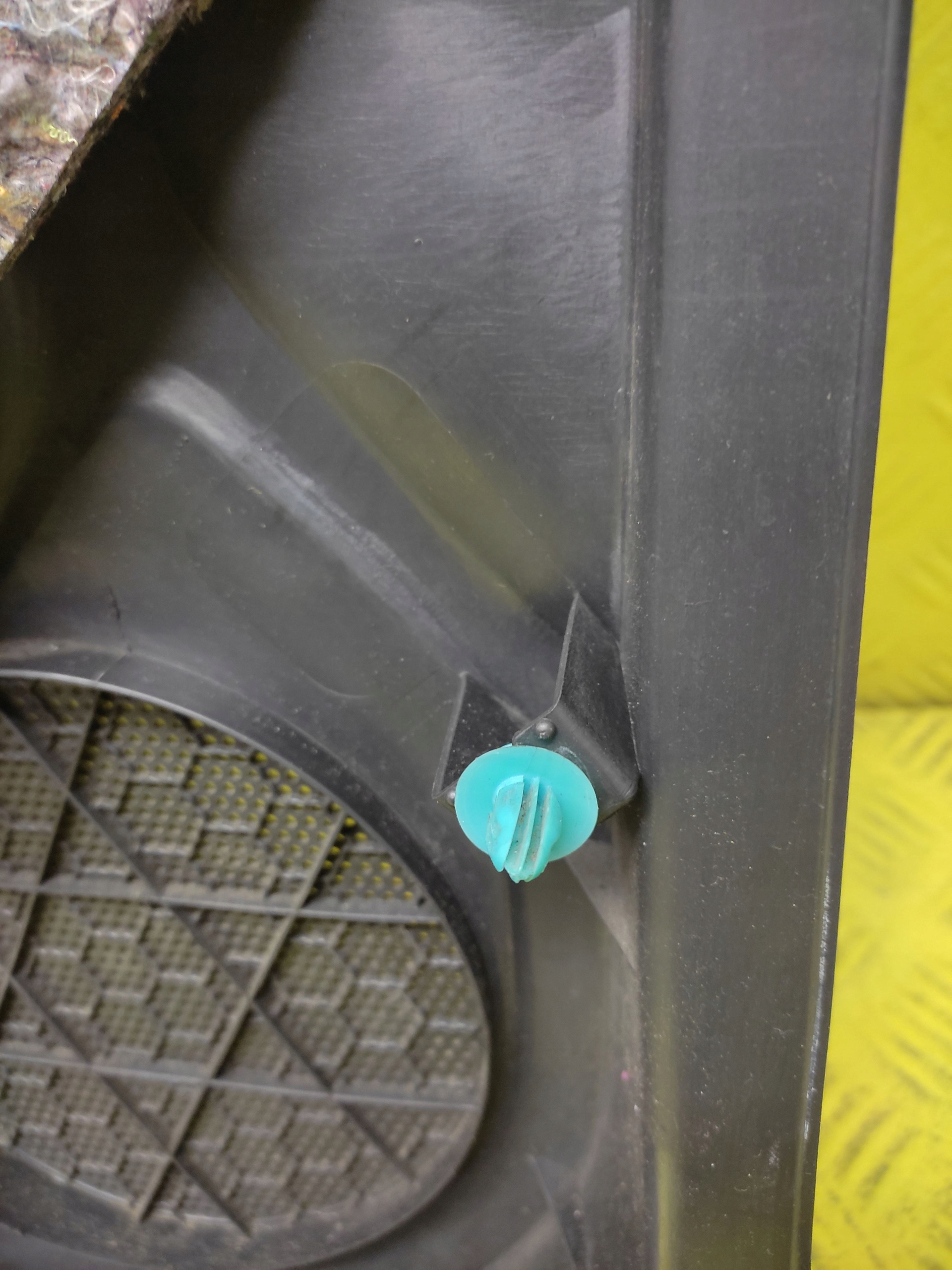 TOYOTA YARIS II upholstery side door right front