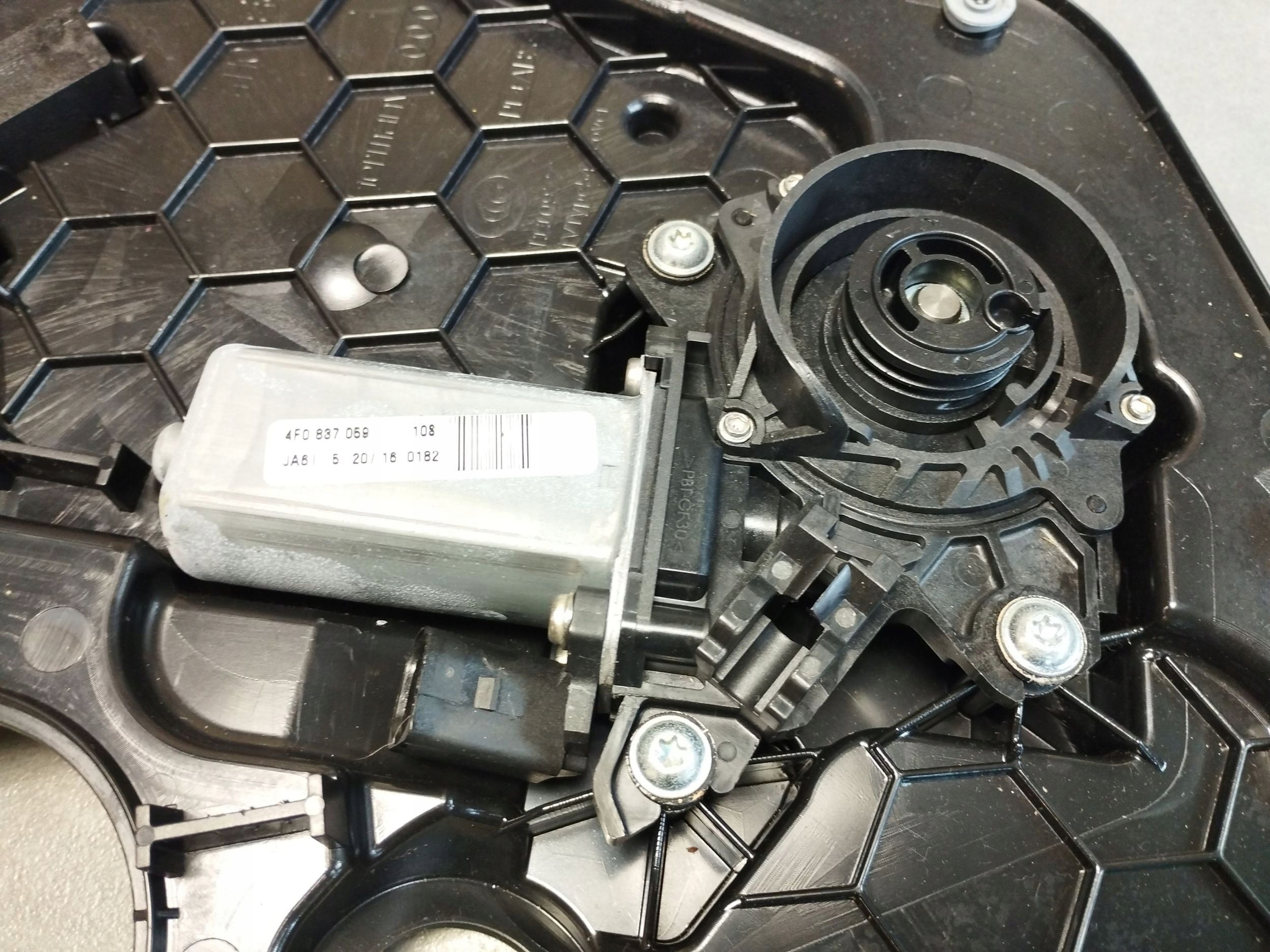 Audi A8 S8 D4 4H DOCIAG Motor Tür links heck 4F0837059