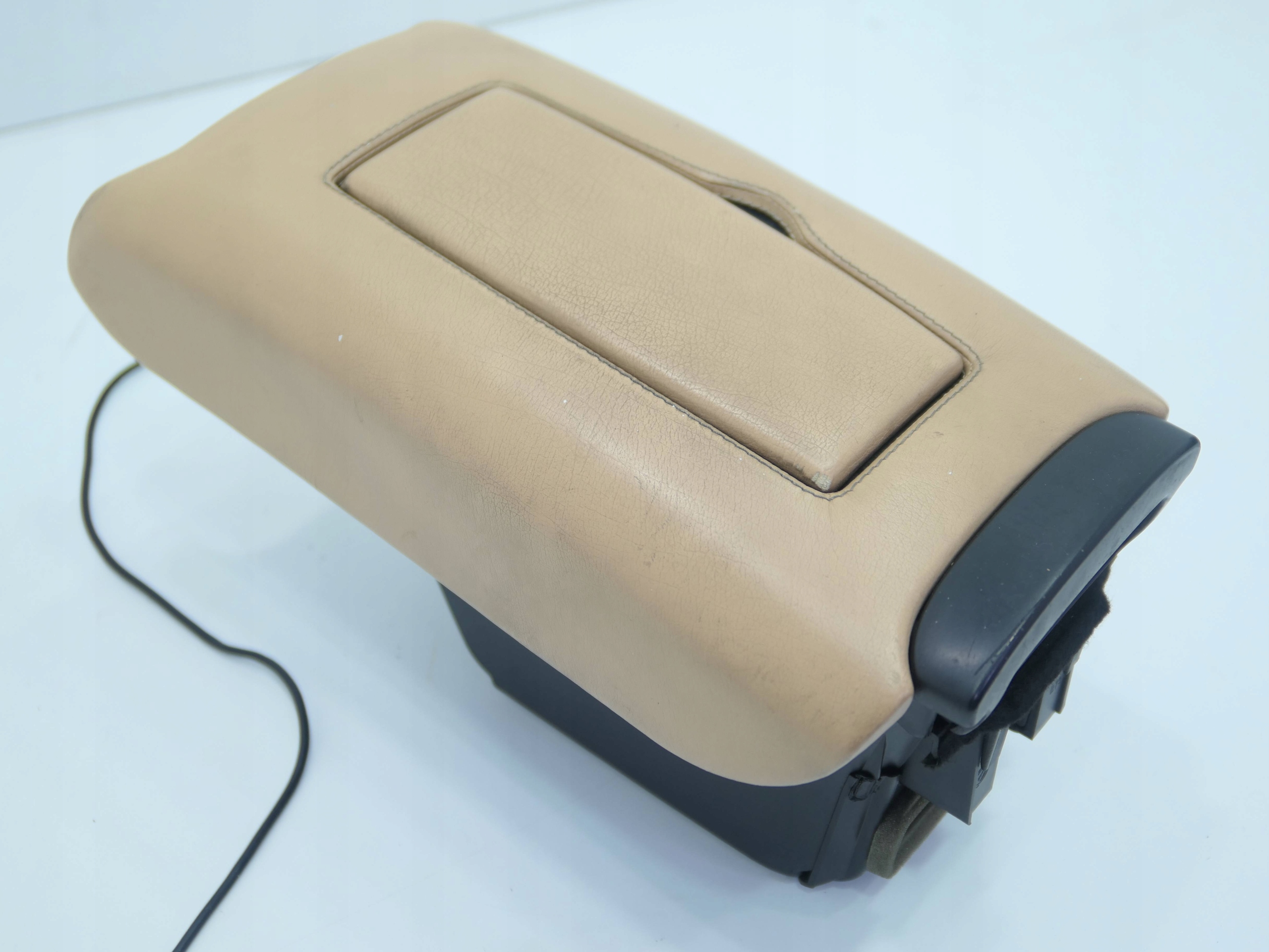 подлокотник перед бардачок MASERATI QUATTROPORTE V