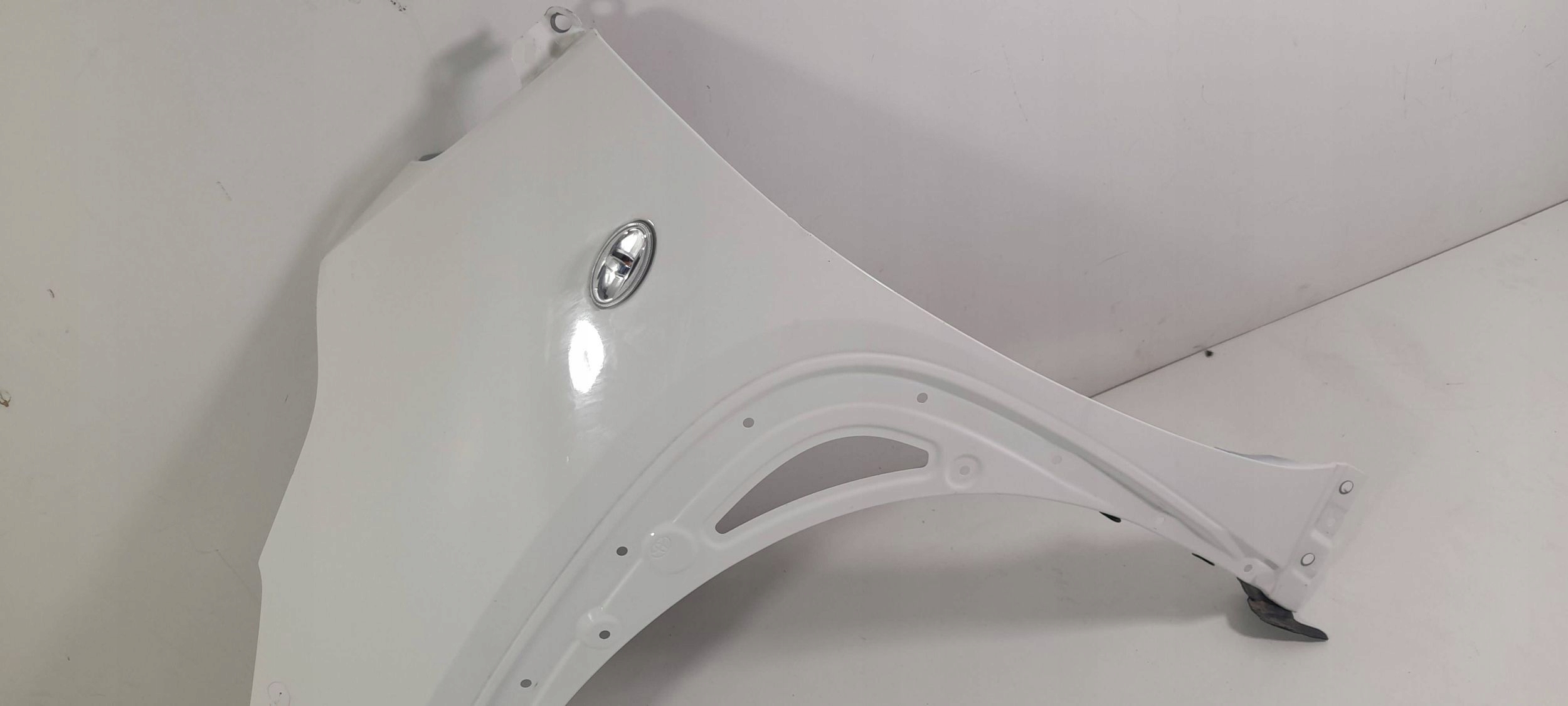 Toyota Aygo X fender front left 040 (X20)