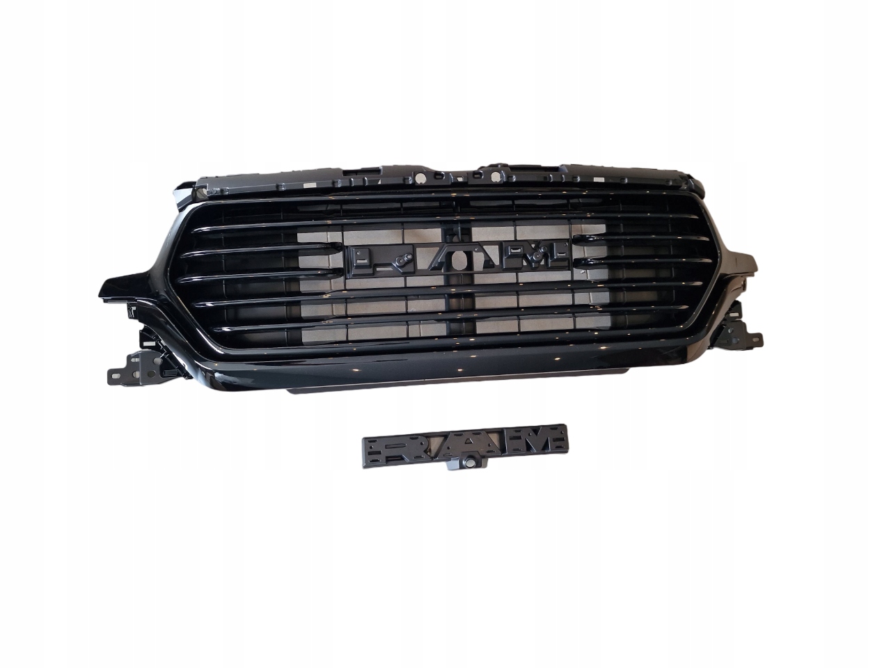 DODGE RAM ATRAPA GRILL 2019 2024 LIMITED CZARNY