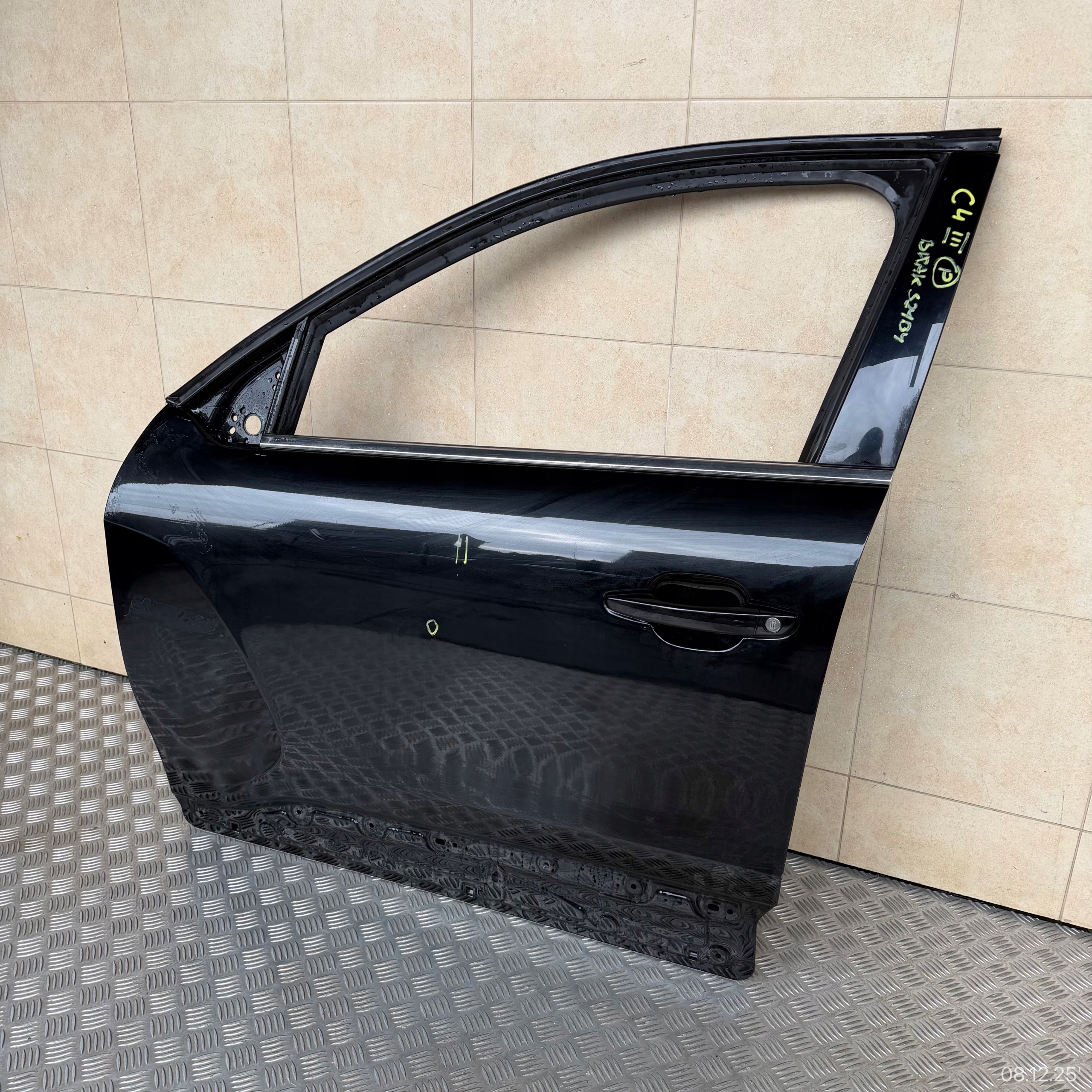 door complete front left CITROEN C4 III 2022 ROK does not have windows