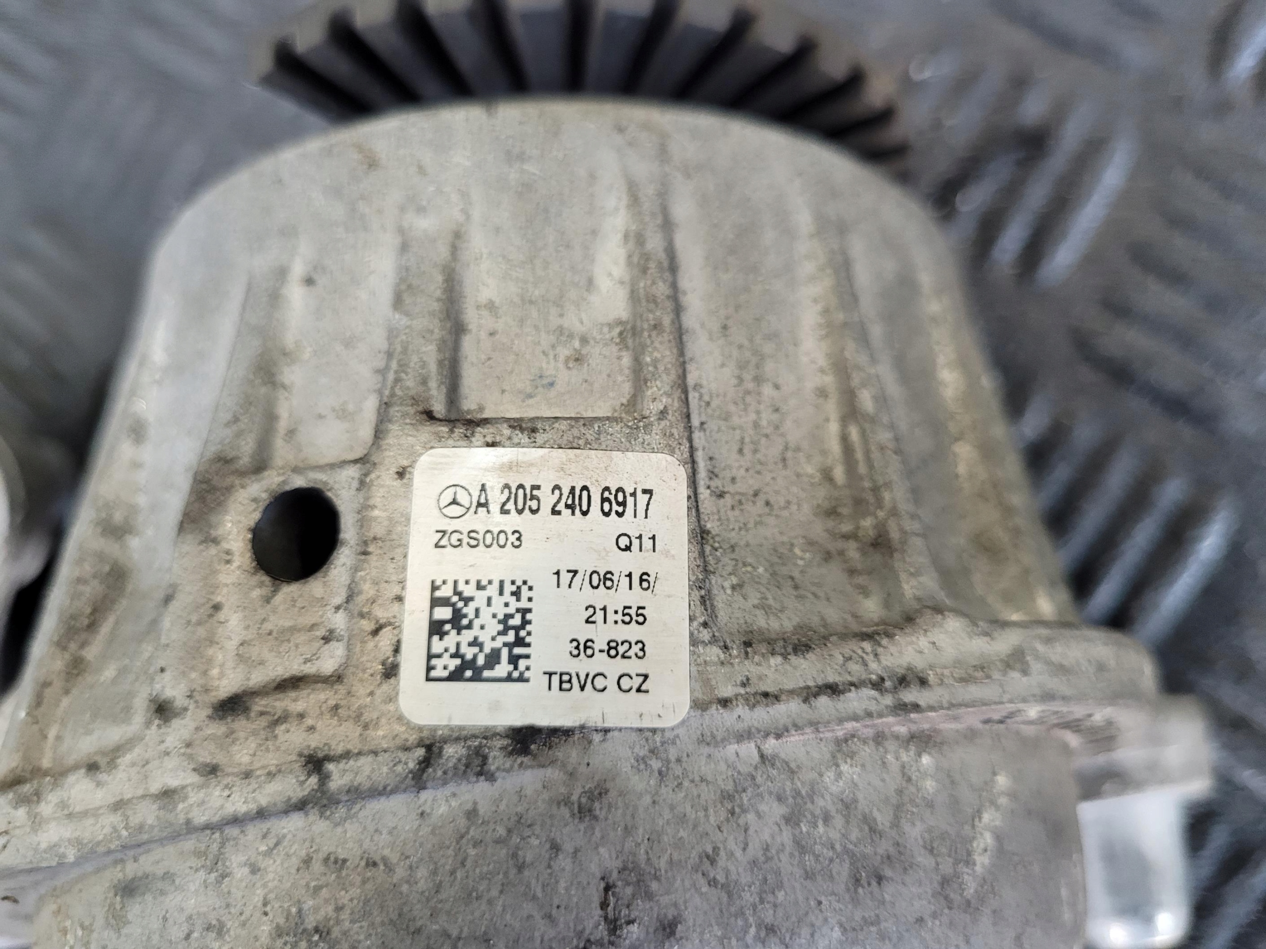 engine mount A2052406917 MERCEDES W205 S205 C 300 2.2 CDI