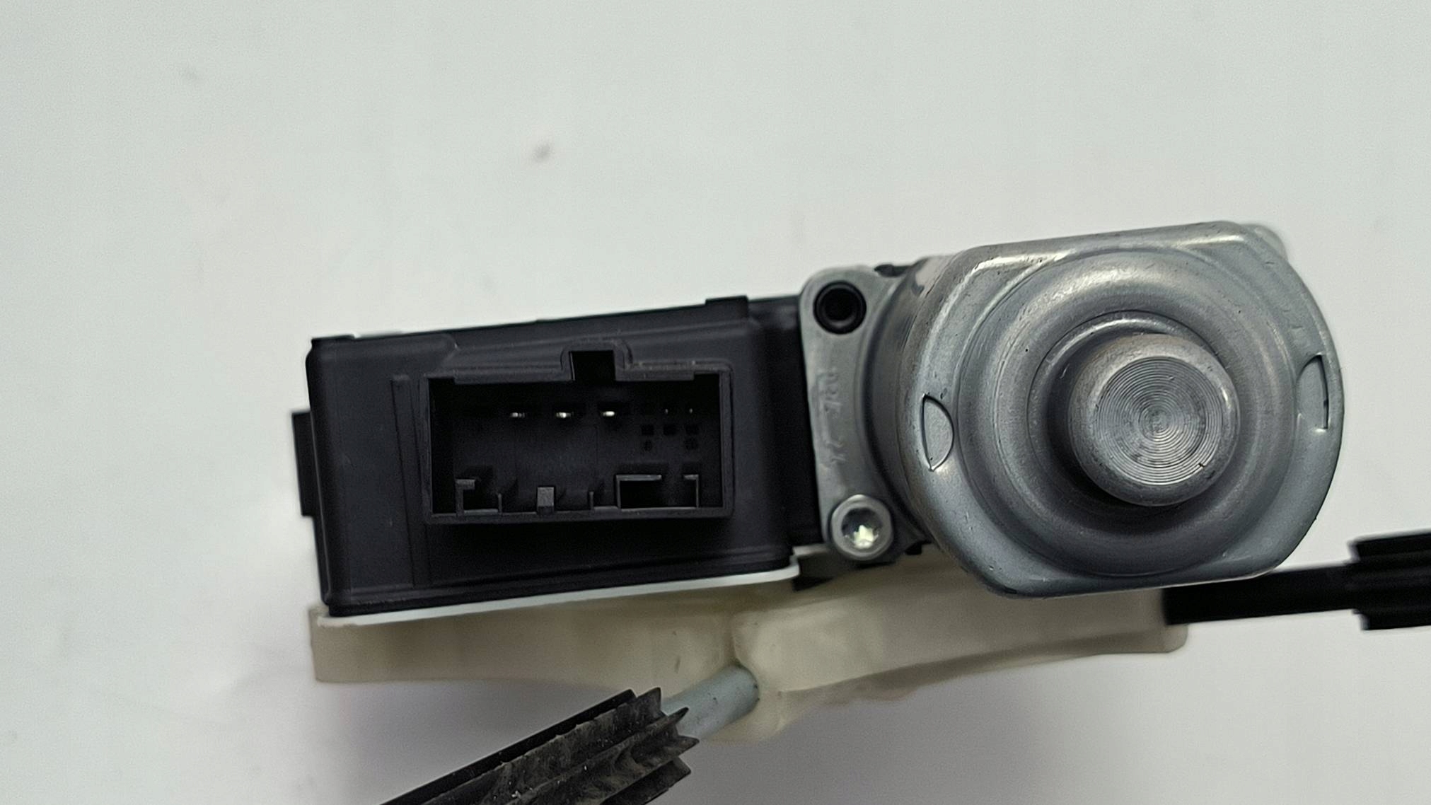 mini motor windows right rear part 0130822694 VOLKSWAGEN TAIGO