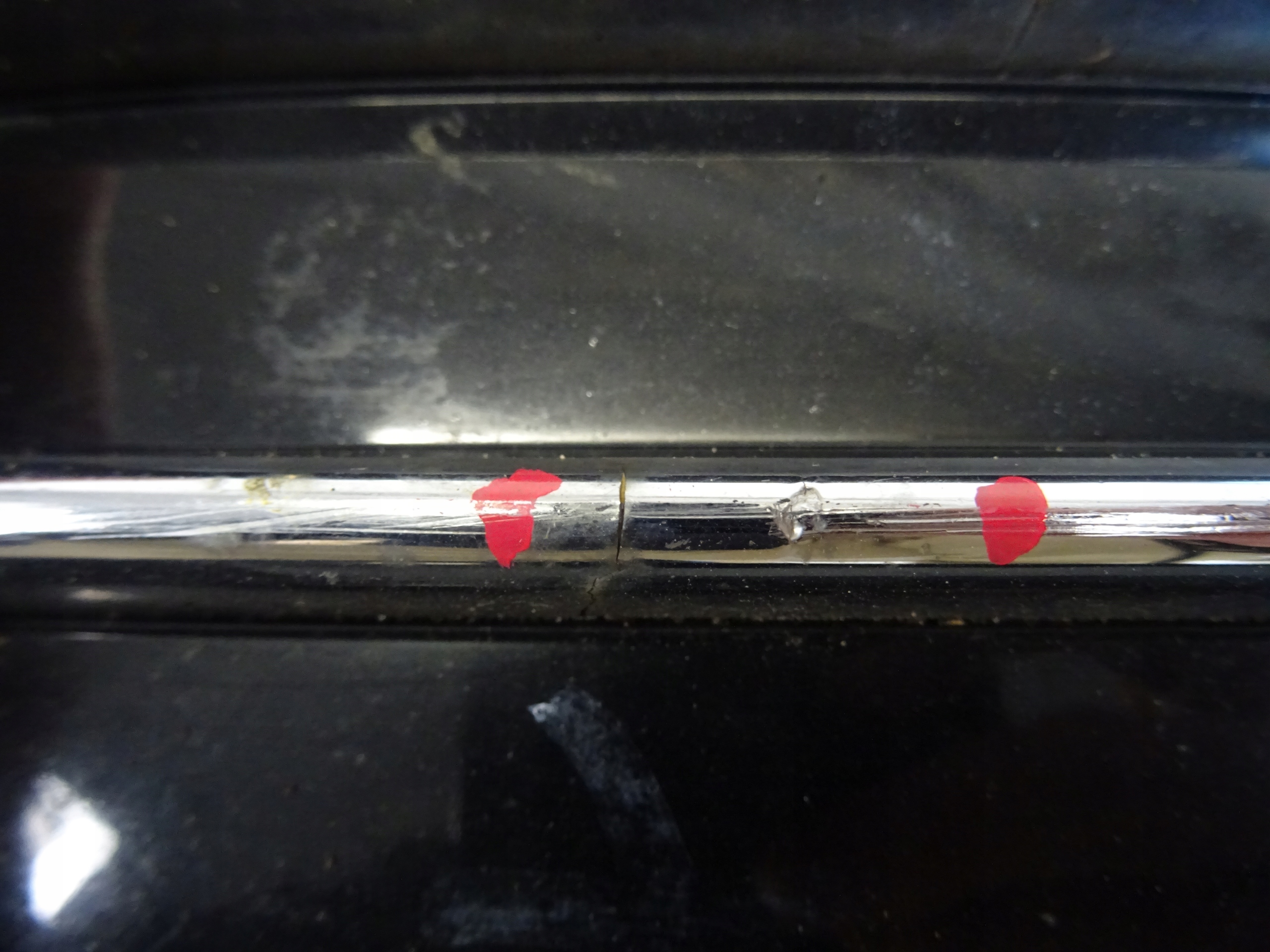 grid of a bumper front front left AUDI A8 D4 4H0807679K