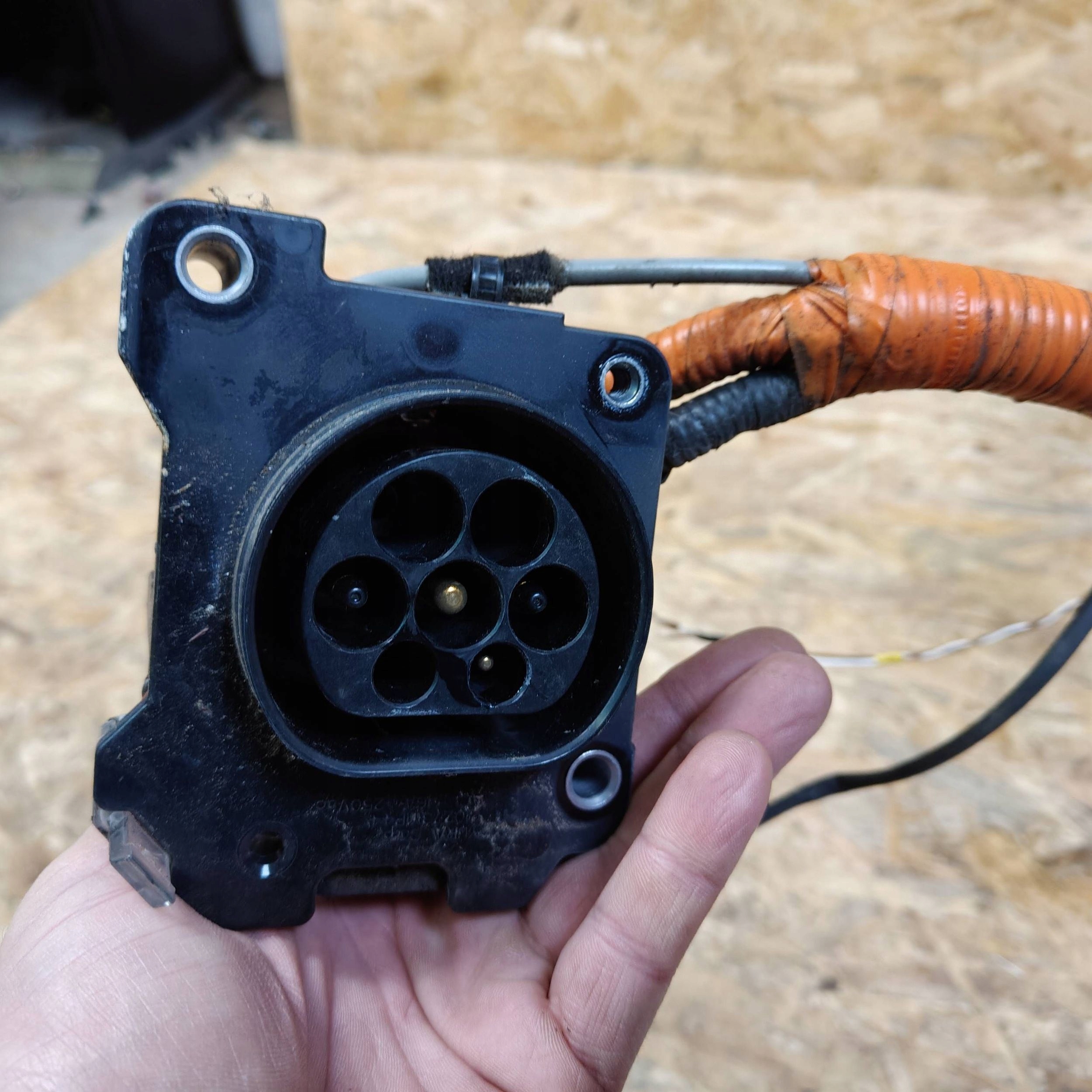 Adapter, Stecker ladowania pojazdu elektrisch vorne KIA Xceed