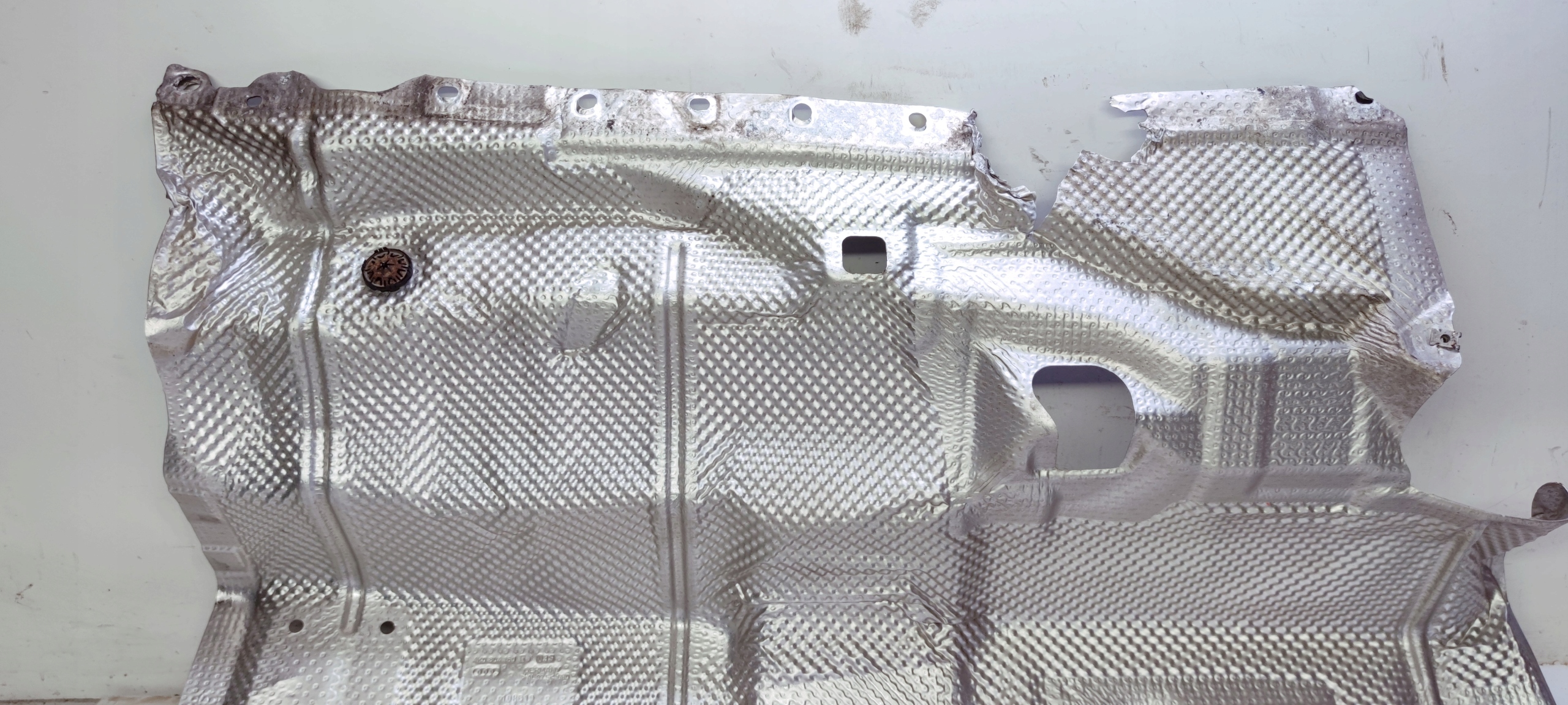 BLENDE ABDECKUNG TERMICZNA TUNELU AUDI A6 C8 A7 4K0804160E