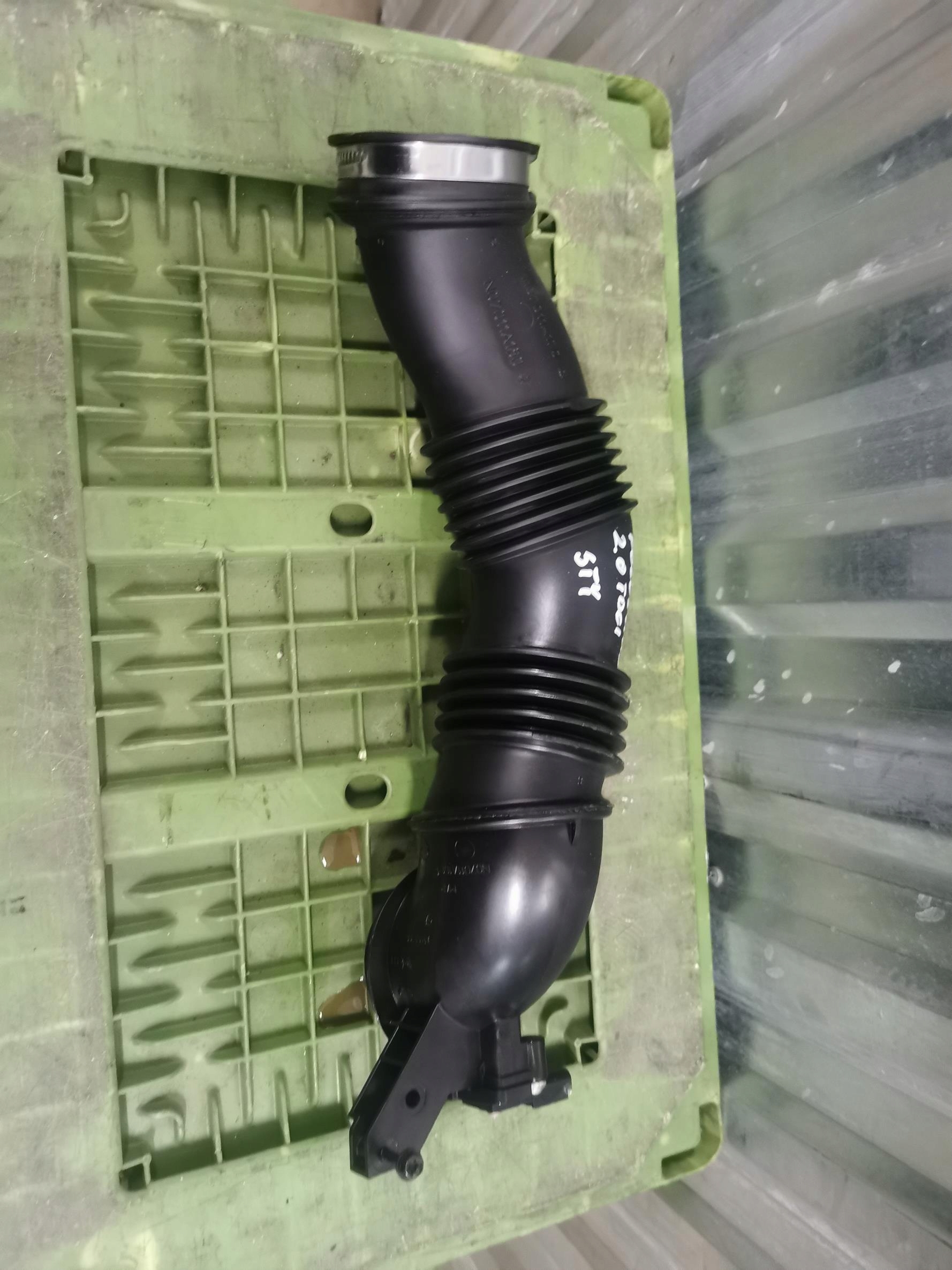 pipe wiring air FORD FOCUS MK3 2.0 TDCI AV61-12B624-B