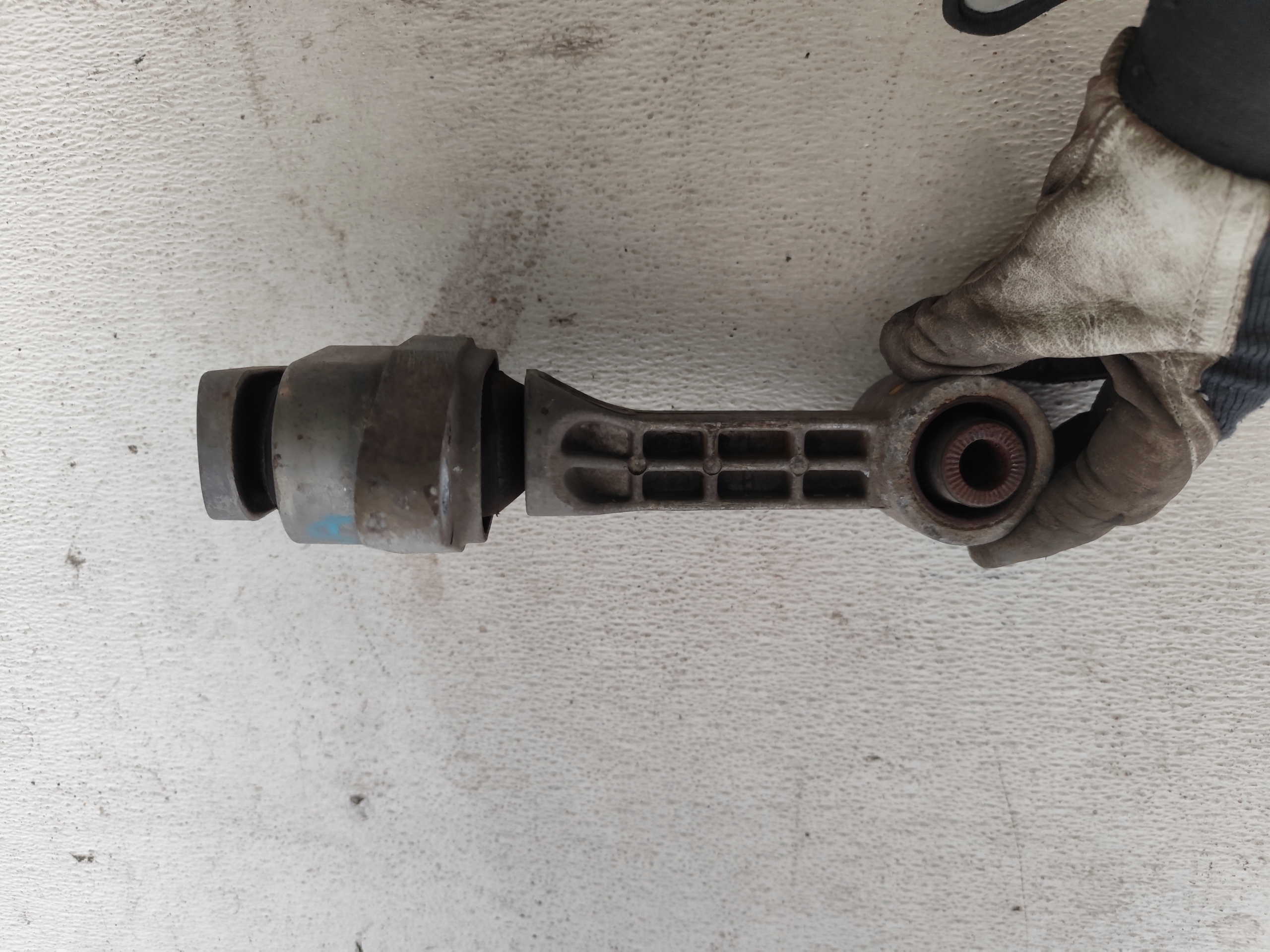 KIA VENGA IX20 2014 petrol holder engine mount lower
