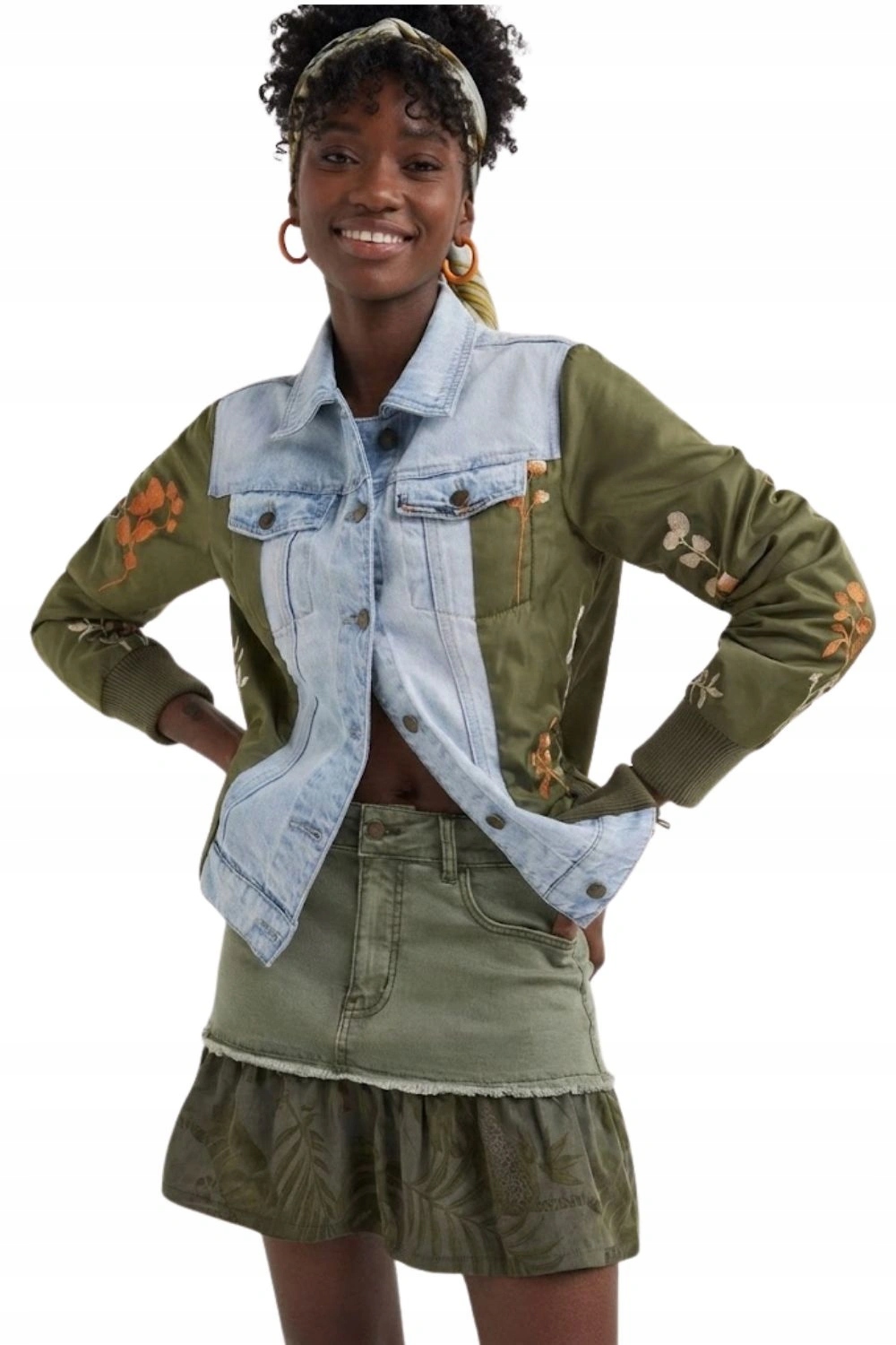 Dámská přechodová zateplená džínová bunda Desigual s výšivkami, velikost vel.