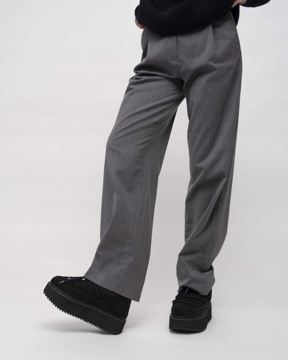 Czarne Buty Śniegowce INUIKII Classic Low Platform Ocieplane Skóra r.36 Marka Inuikii