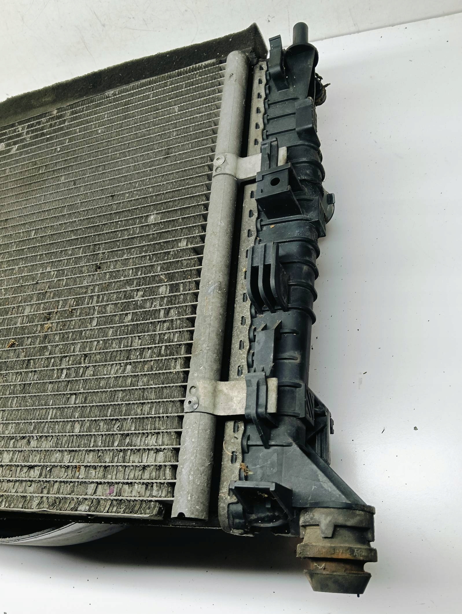 Komplet Radiateur FORD Focus MK2 1,6 3M5H 8005 RH