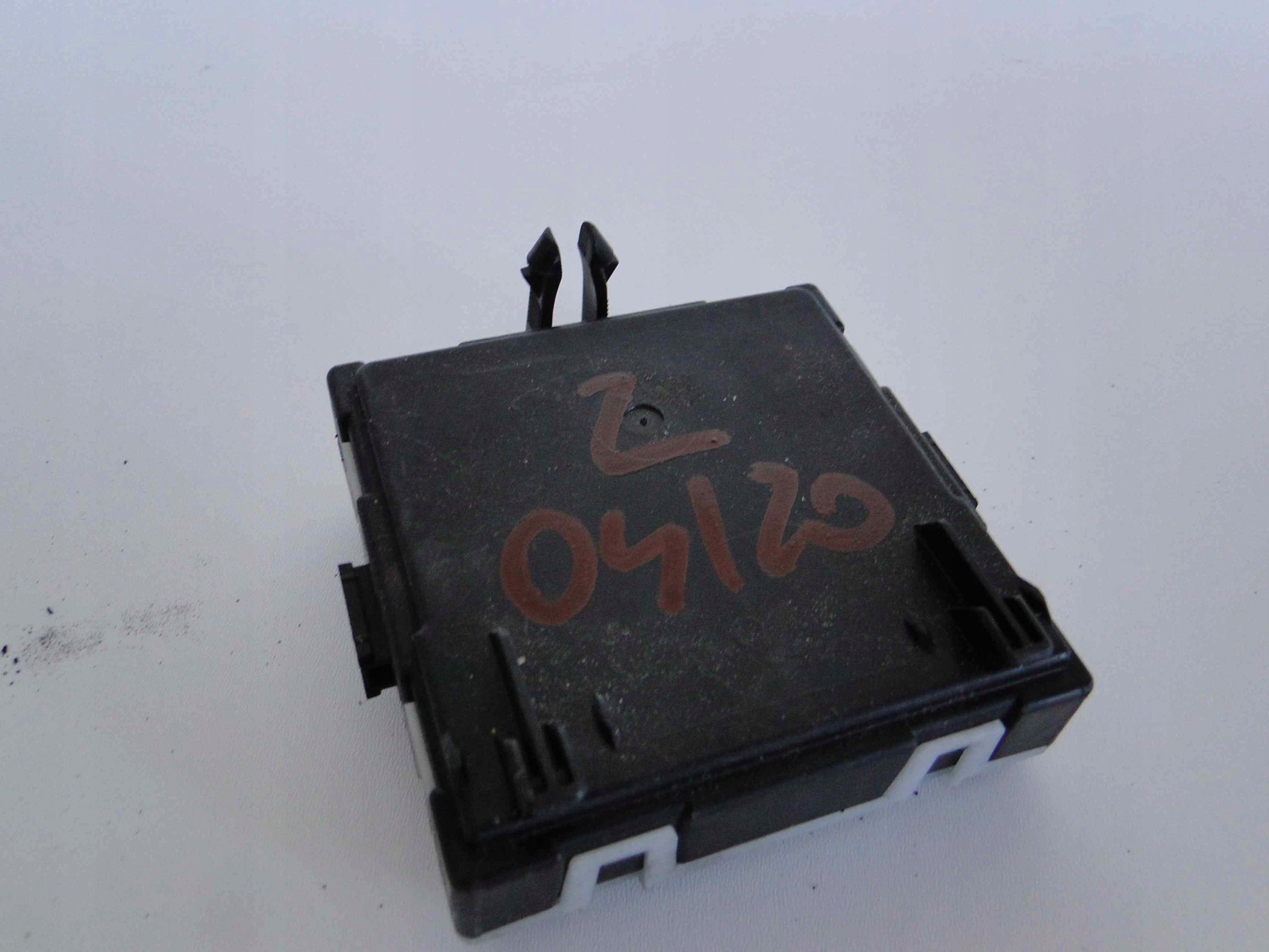 MERCEDES A KLASA 177 MODUŁ W DRZWI LEWE PRZEDNIE Strona zabudowy przód - lewa