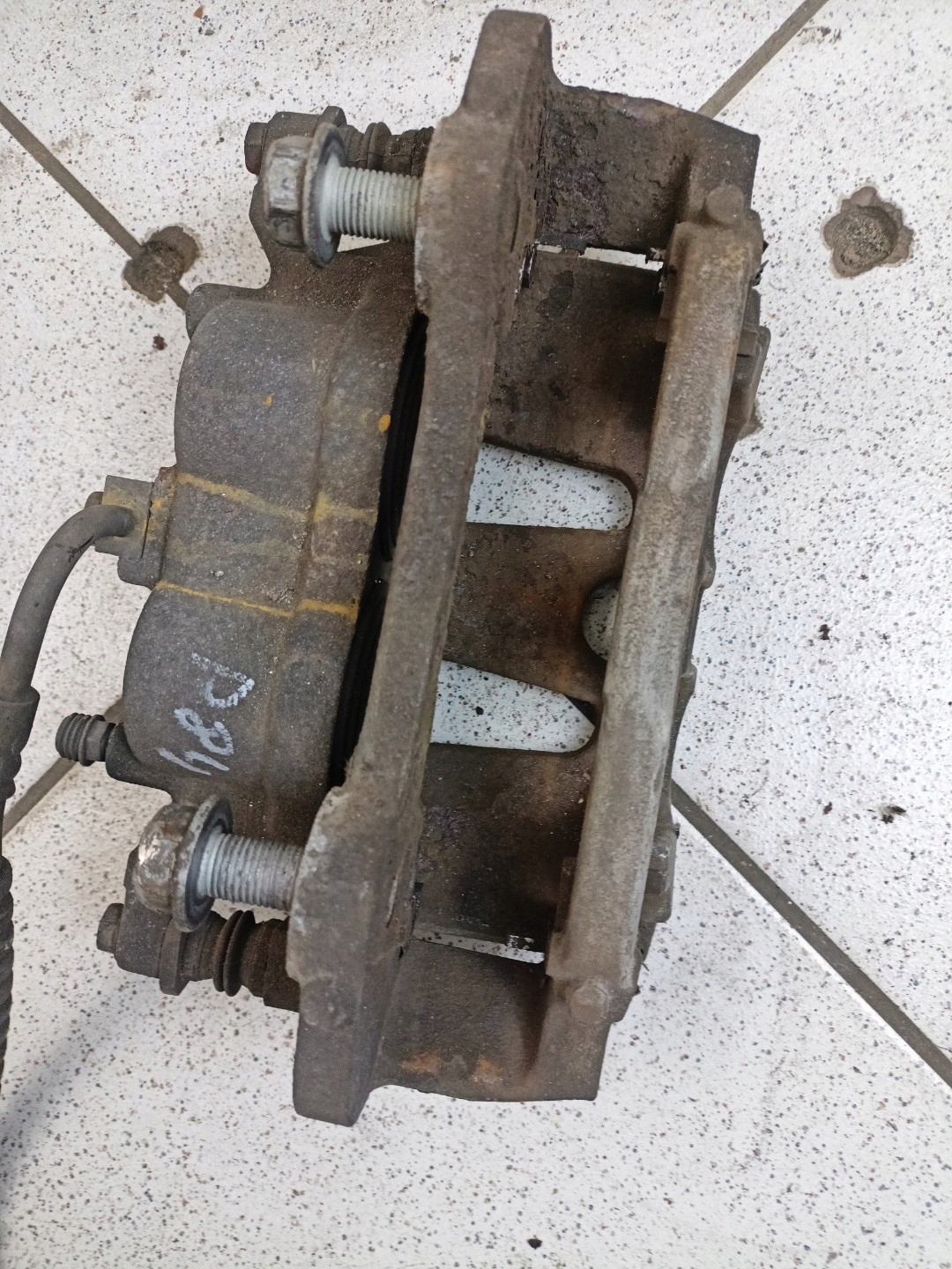 caliper brake front left side Dodge Grand Caravan 5 facelift 2015