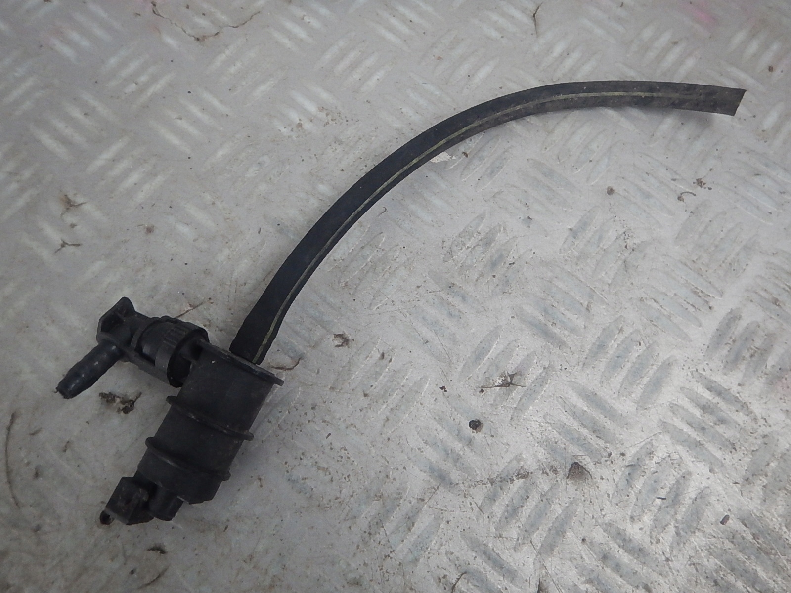 9473212 - VOLVO V70 S60 и лифт 2.4 вакуумный клапан насоса