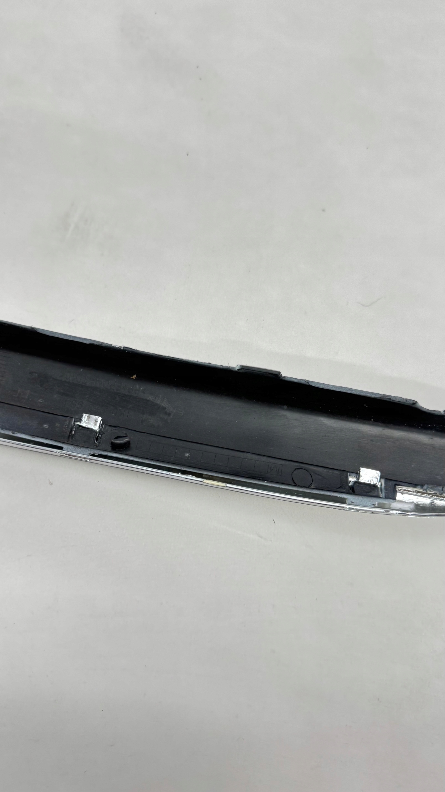 vw Golf V 5 универсал JETTA 2003 - 2009 молдинг решетка радиатора правый 1K0853964