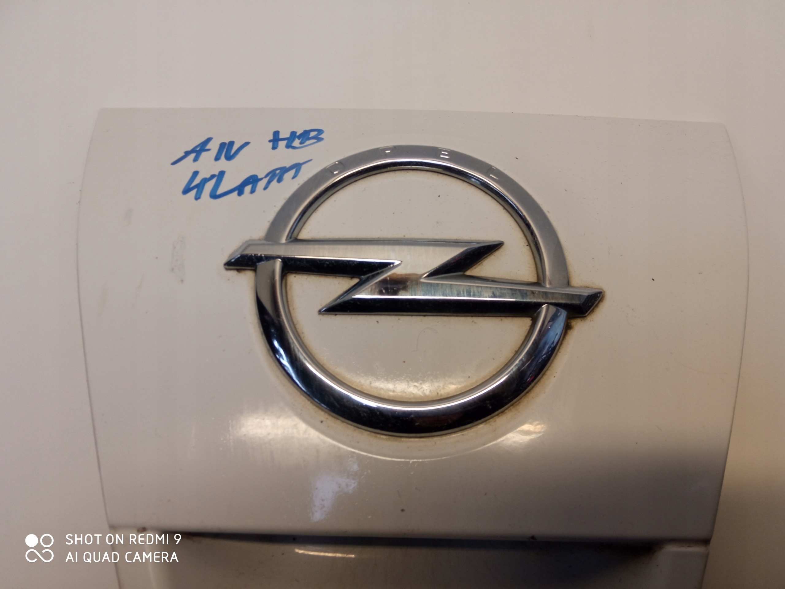 OPEL ASTRA J handle bonnet rear part HB Z40R