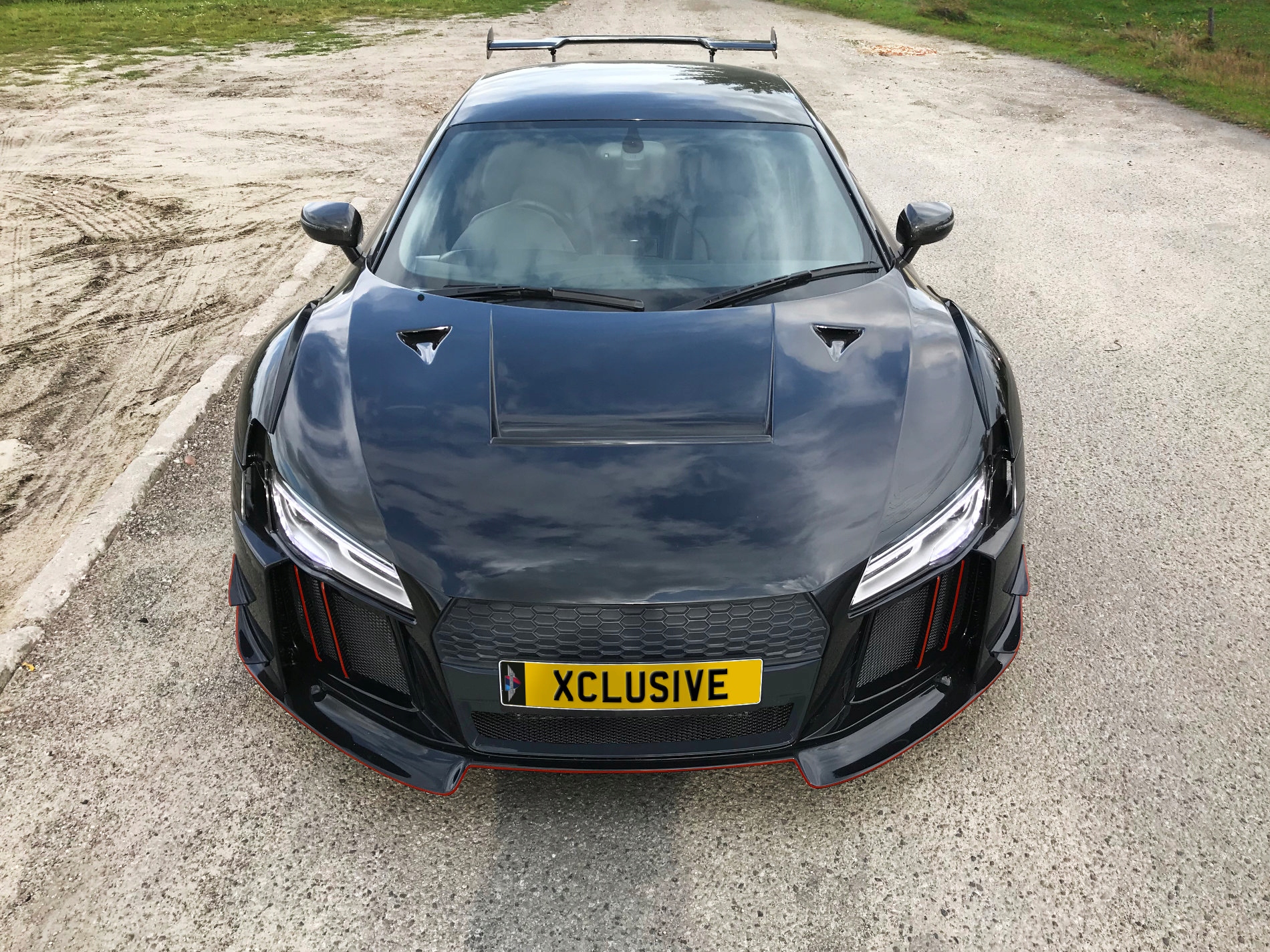 AUDI R8 ZDERZAK TYLNY TUNING Strona zabudowy przód
